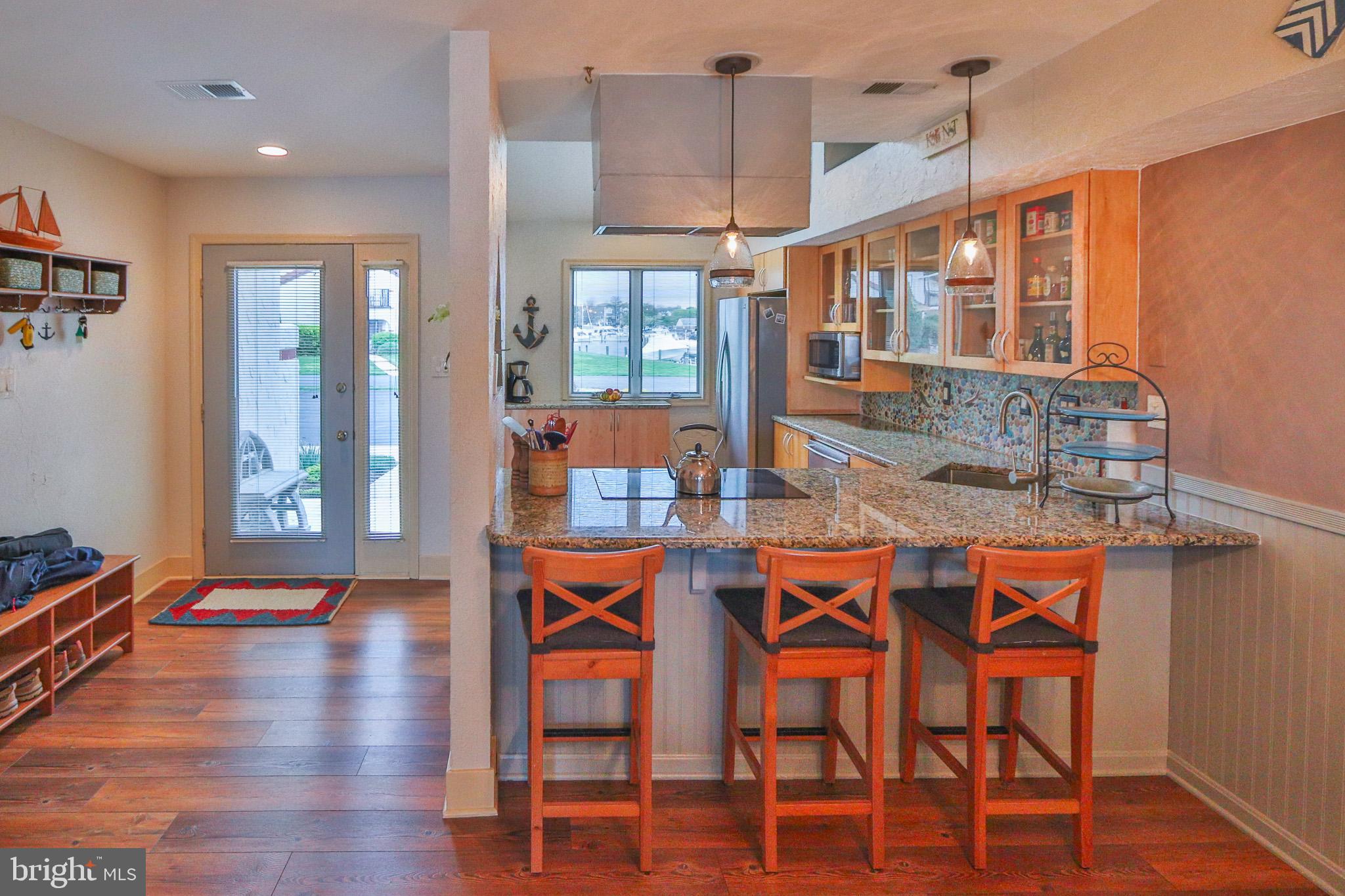 QUEENS LANDING - Residential