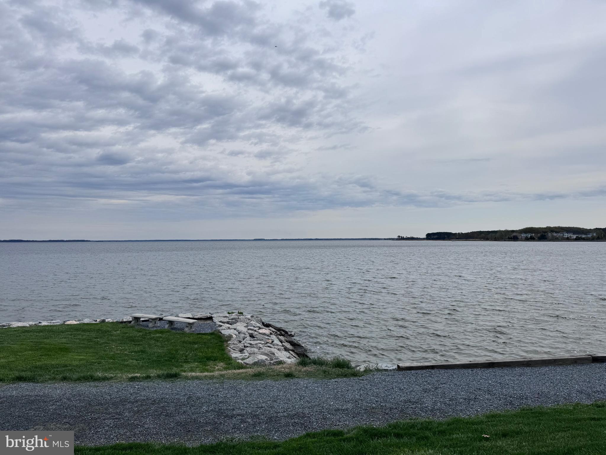 QUEENS LANDING - Residential