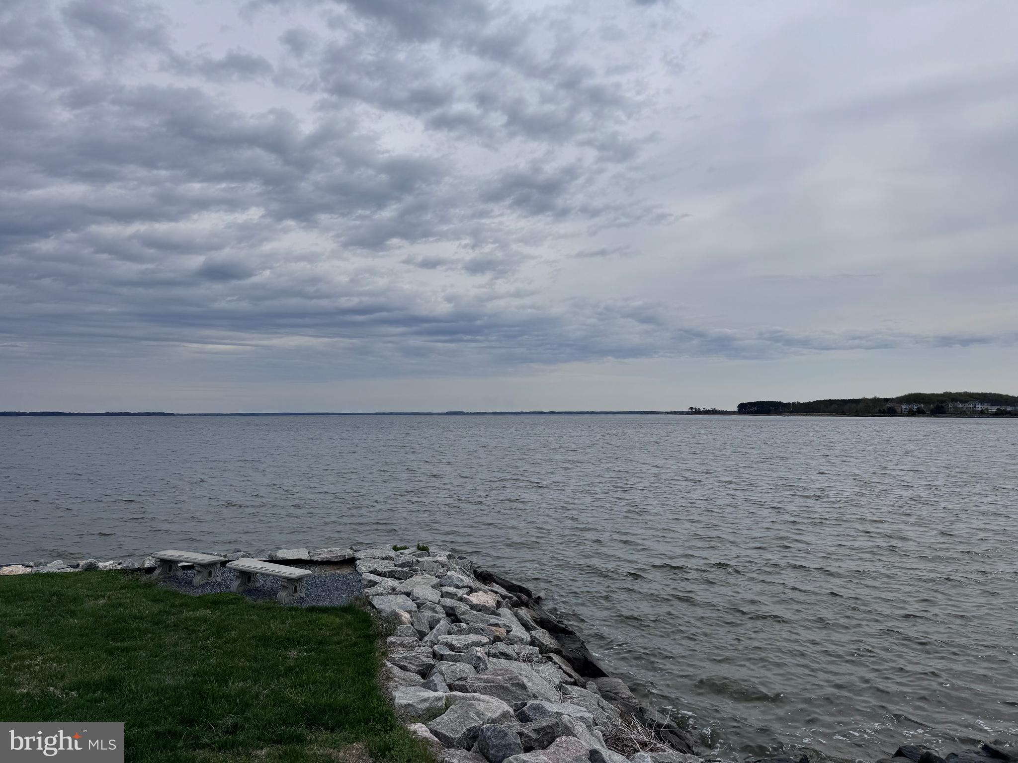 QUEENS LANDING - Residential