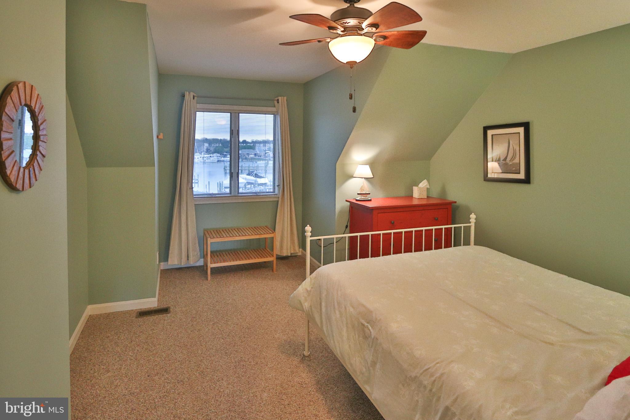 QUEENS LANDING - Residential