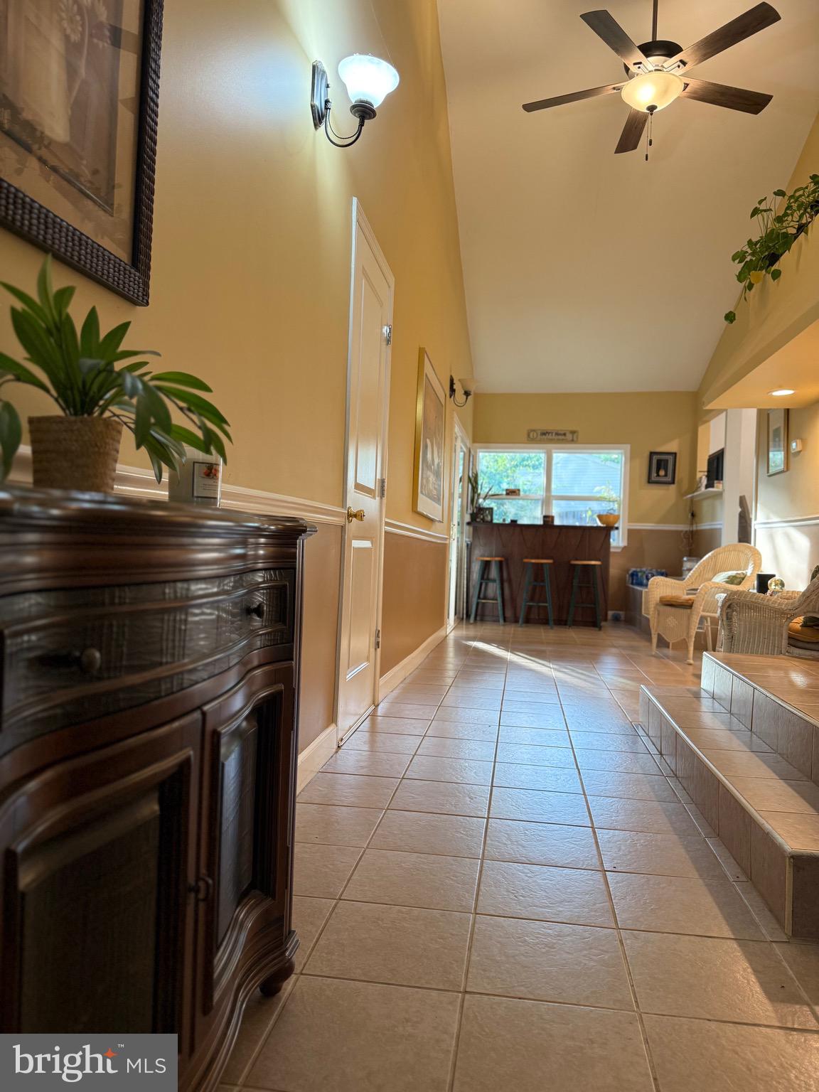 6820 VANTAGE DRIVE