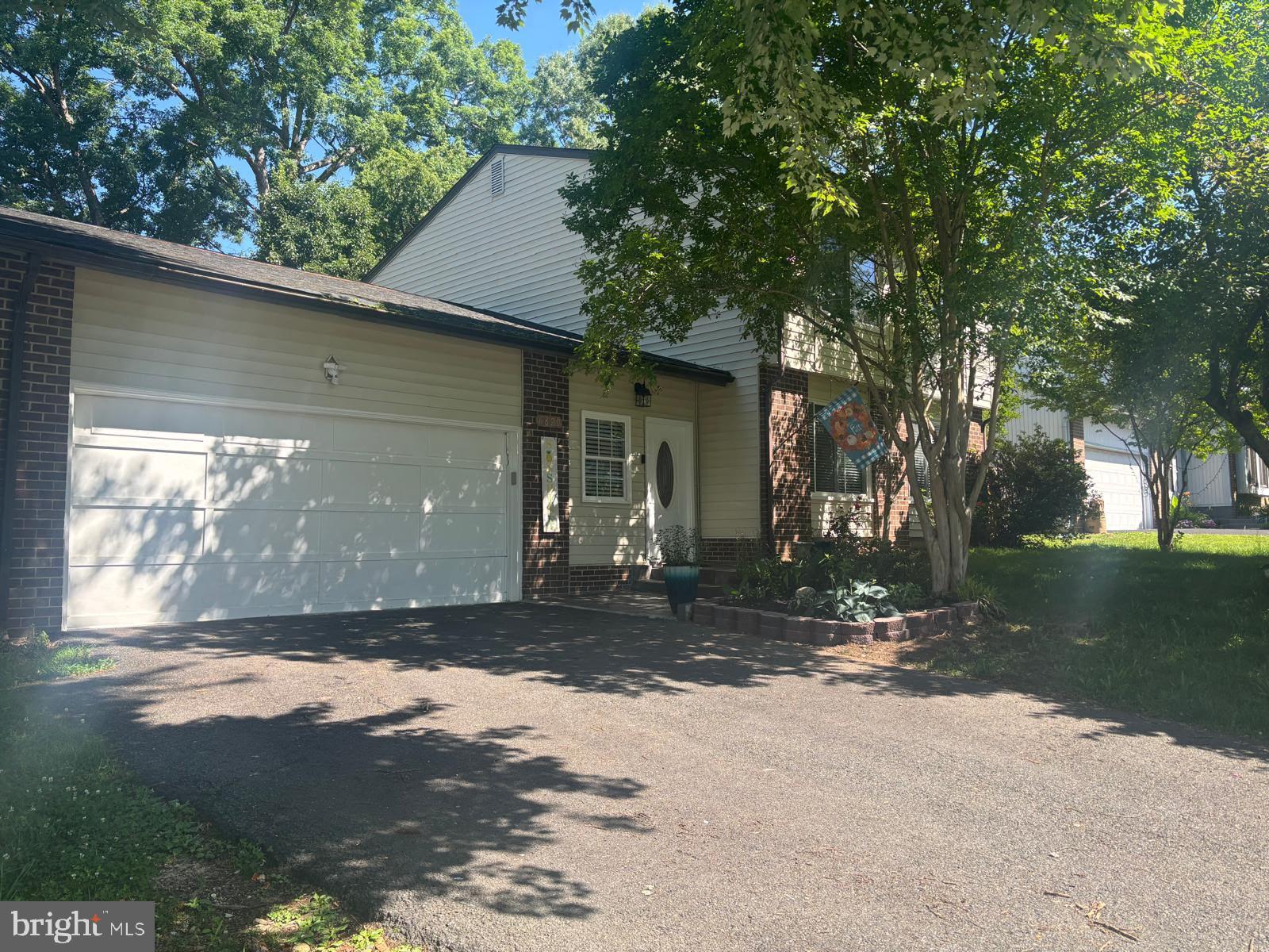 6820 VANTAGE DRIVE