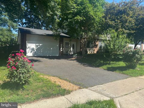 Photo of 6820 Vantage Drive, ALEXANDRIA, VA 22306 (MLS # VAFX2316386)