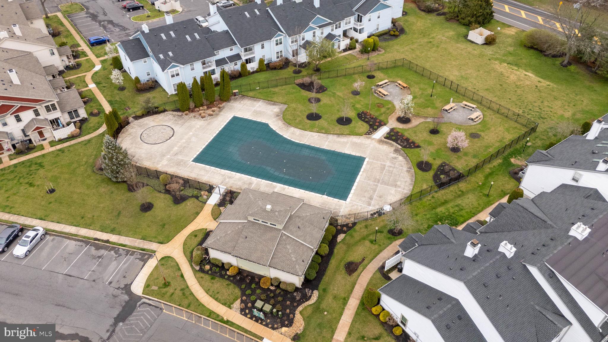 322 STEEPLECHASE COURT