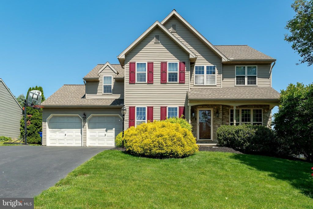 Photo of 517 WOODHALL DR, WILLOW STREET, PA 17584 (MLS # PALA2035202)