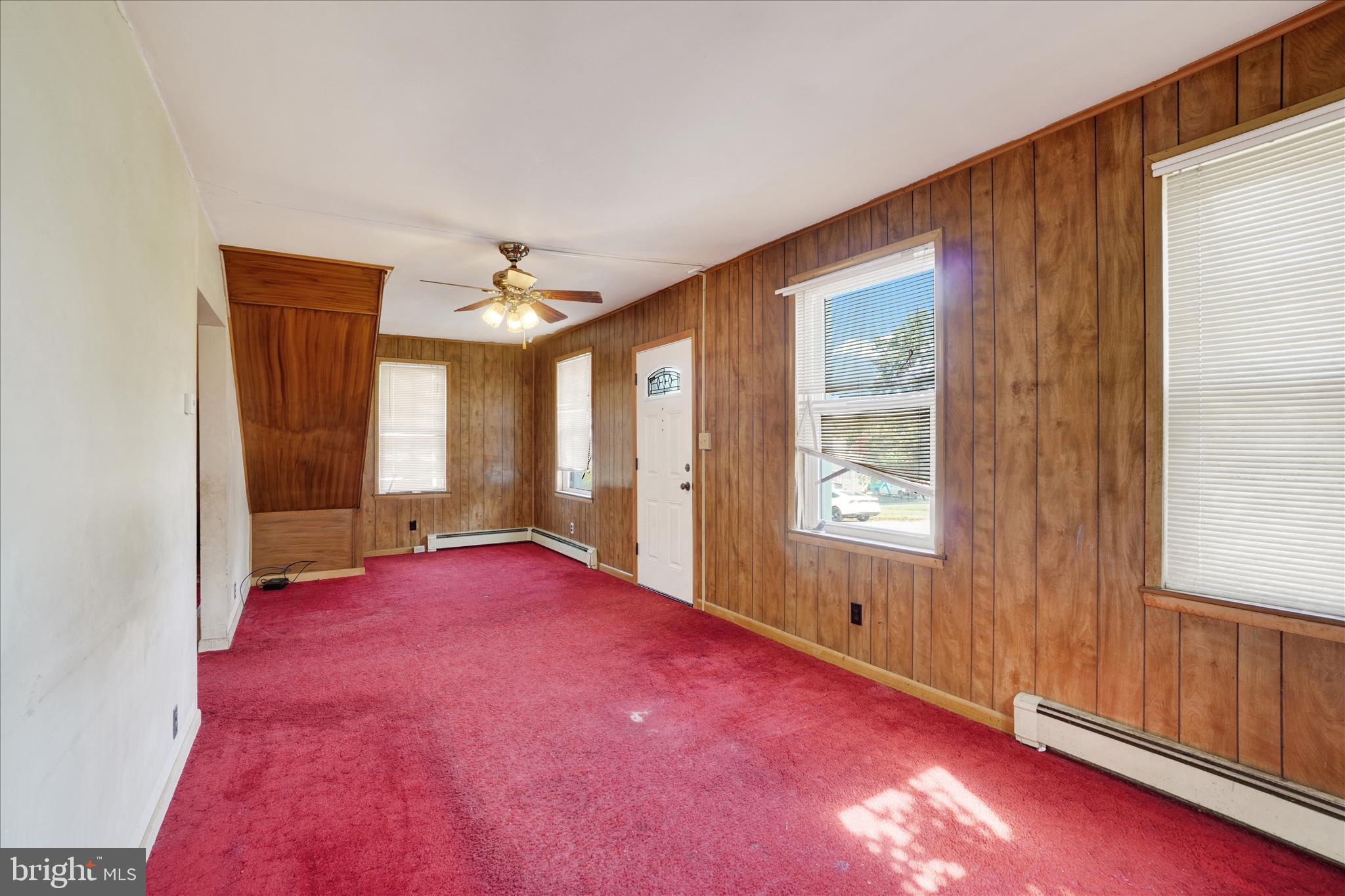 16 E TOLNA ROAD