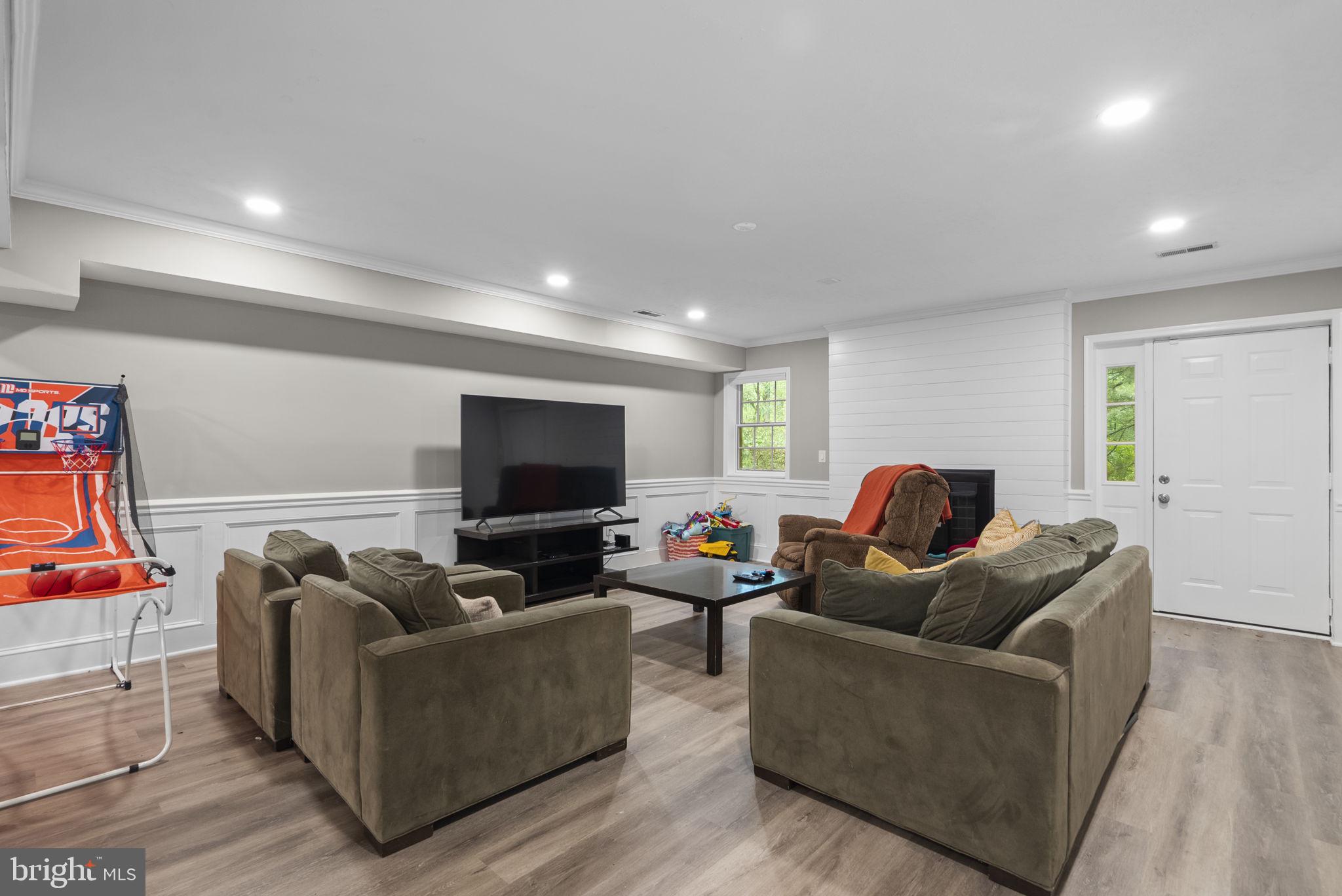 COLESVILLE OUTSIDE - Residential