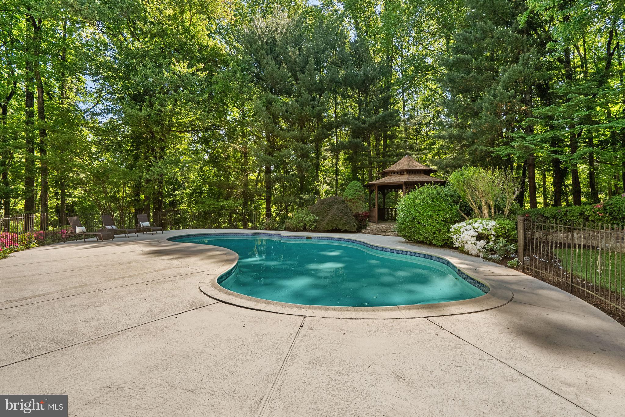 COLESVILLE OUTSIDE - Residential