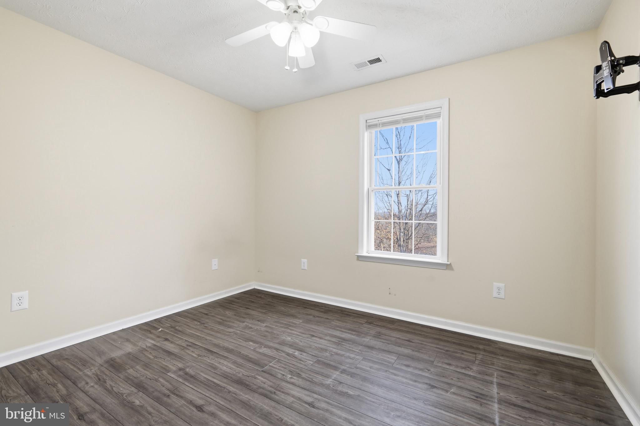 SHEN FARMS RIVERVIEW - Residential