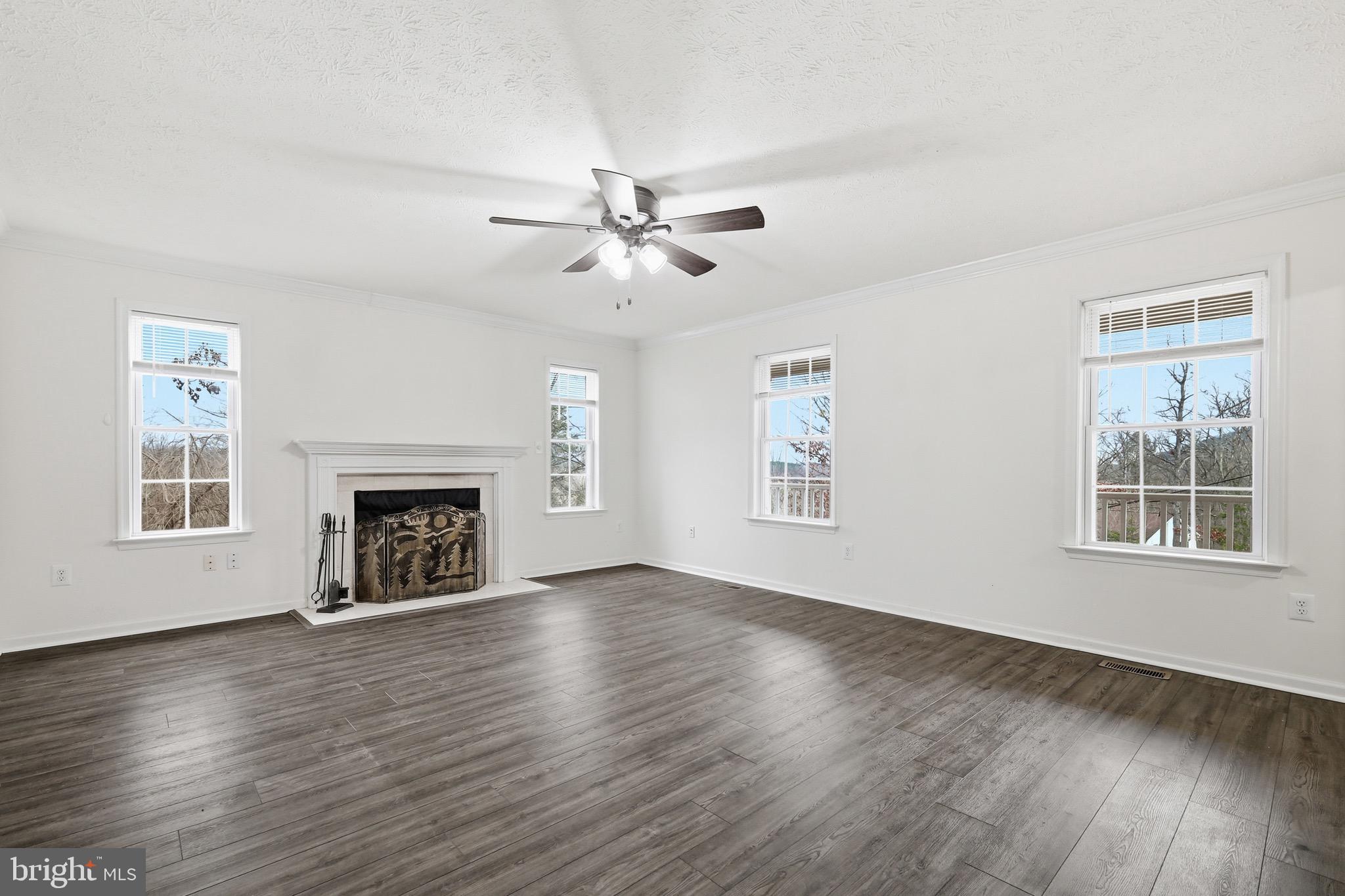 SHEN FARMS RIVERVIEW - Residential