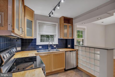 Tiny photo for 1706 N Glebe Road, ARLINGTON, VA 22207 (MLS # VAAR2072670)
