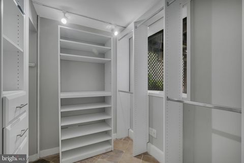 Tiny photo for 1706 N Glebe Road, ARLINGTON, VA 22207 (MLS # VAAR2072670)