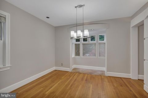 Tiny photo for 1706 N Glebe Road, ARLINGTON, VA 22207 (MLS # VAAR2072670)