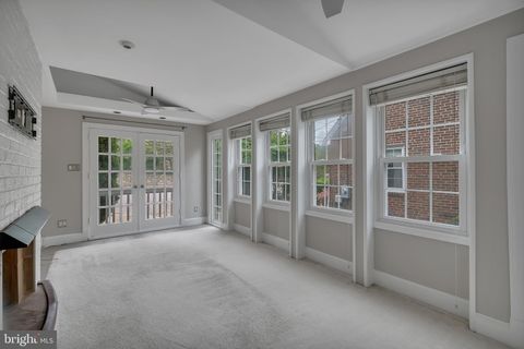 Tiny photo for 1706 N Glebe Road, ARLINGTON, VA 22207 (MLS # VAAR2072670)
