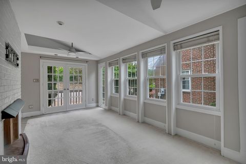Tiny photo for 1706 N Glebe Road, ARLINGTON, VA 22207 (MLS # VAAR2072670)