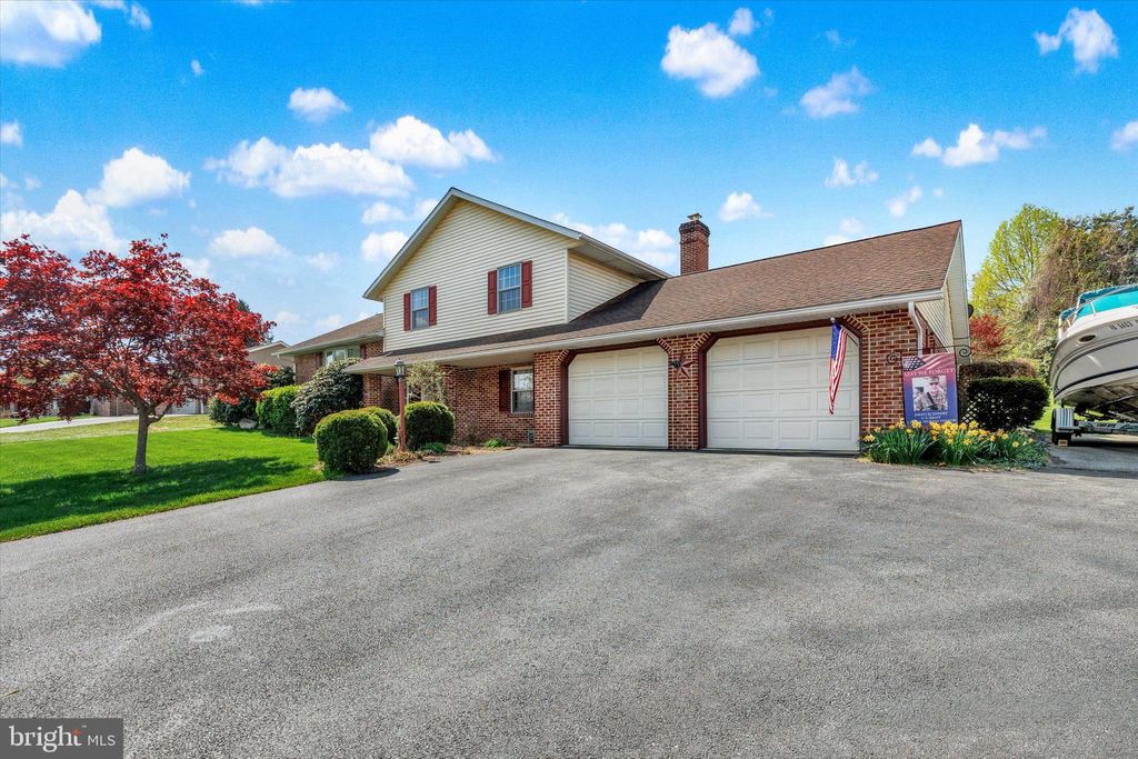 Photo of 259 W 5th Street, QUARRYVILLE, PA 17566 (MLS # PALA2068412)