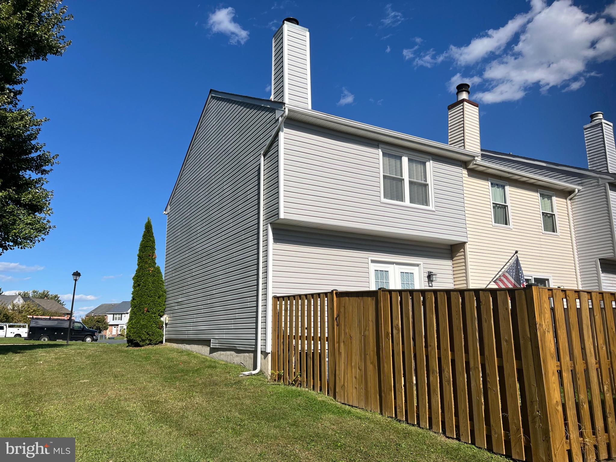 2935 SHELLEY COURT