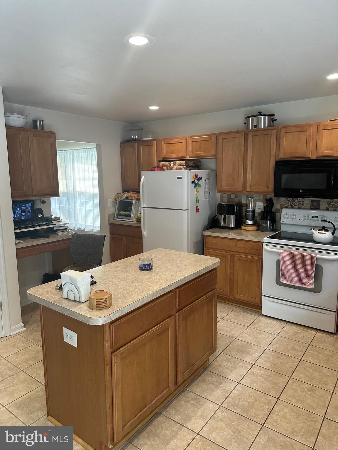 HARBOR POINTE - Residential