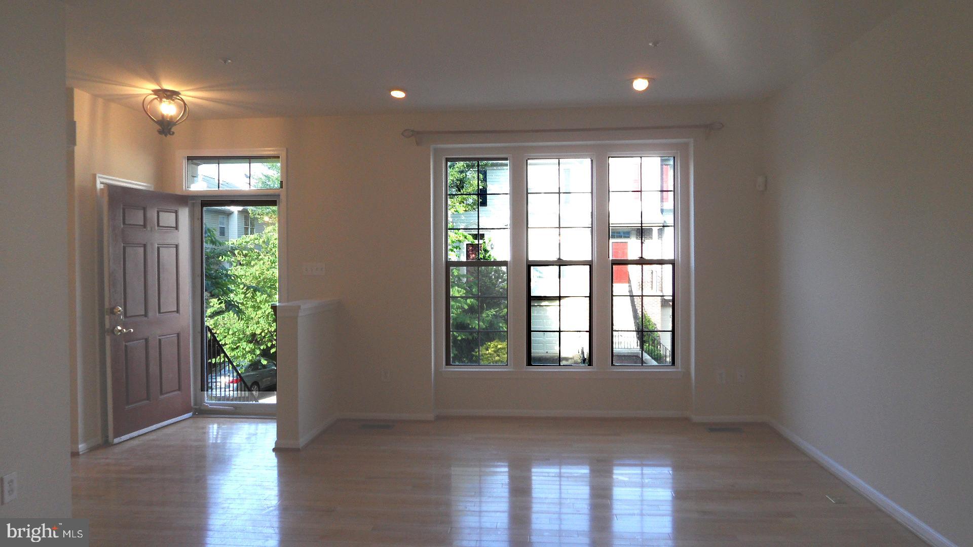 CLOVERLEAF CENTER - Residential