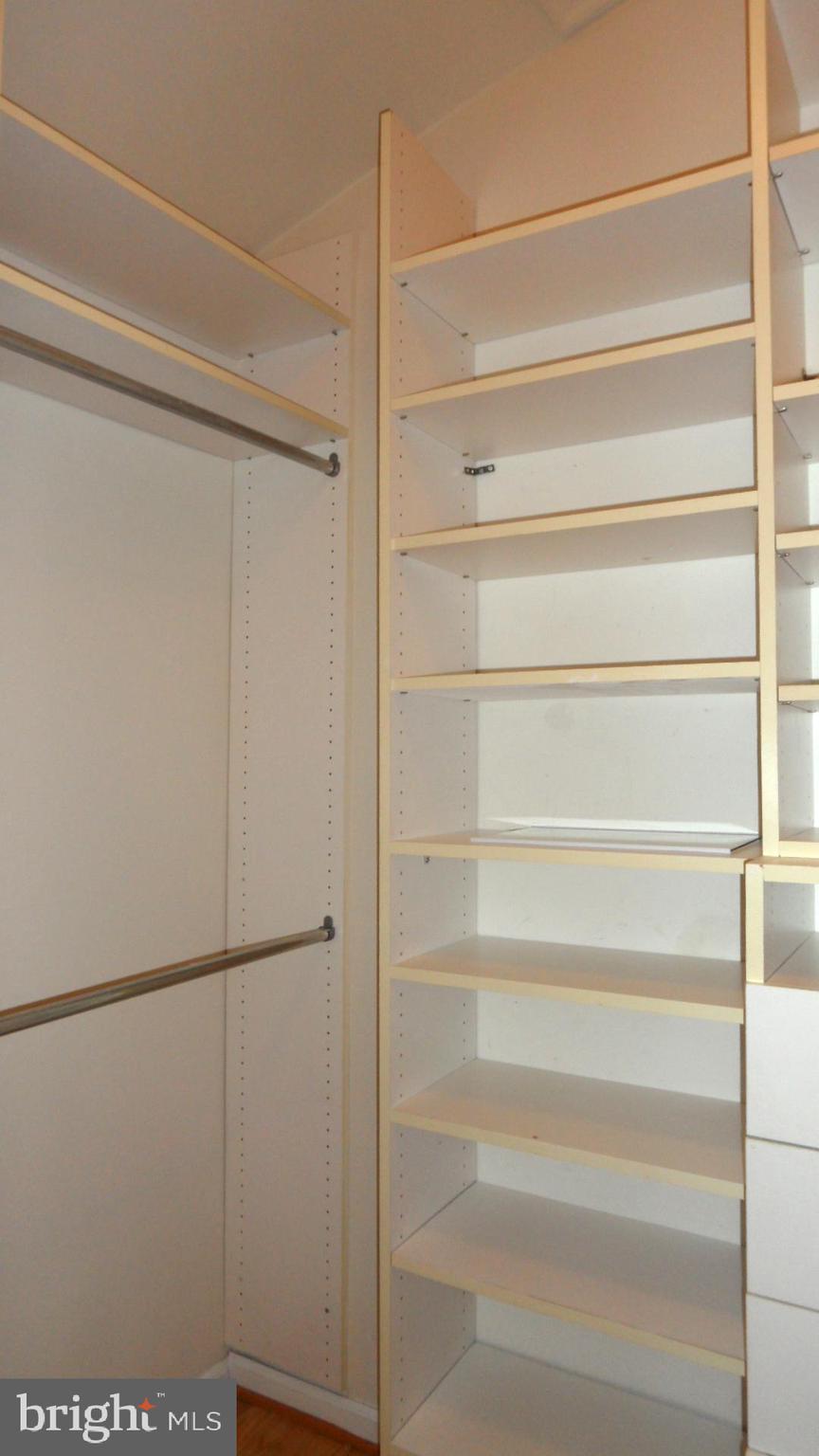 CLOVERLEAF CENTER - Residential