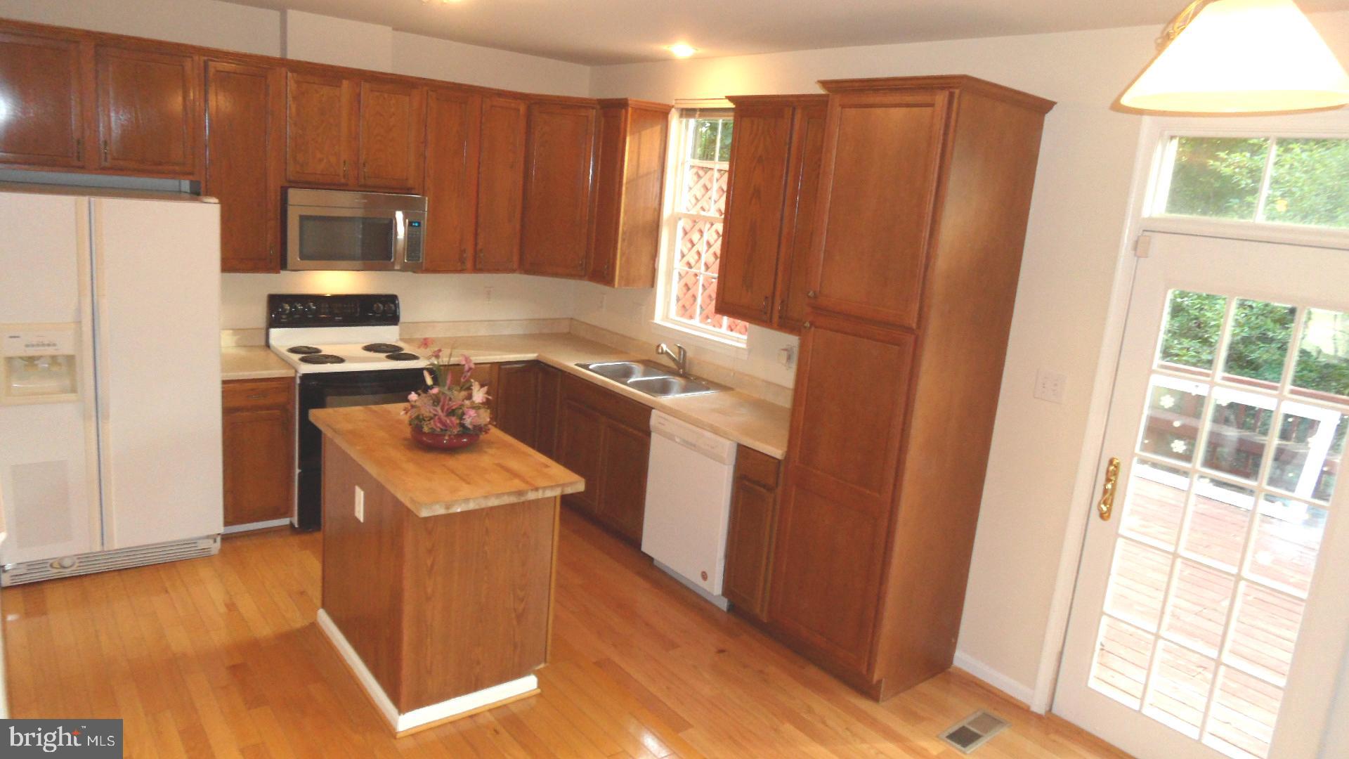 CLOVERLEAF CENTER - Residential