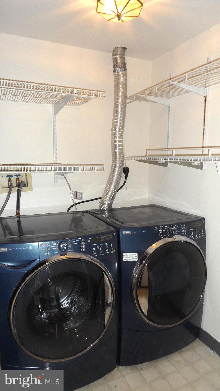 CLOVERLEAF CENTER - Residential