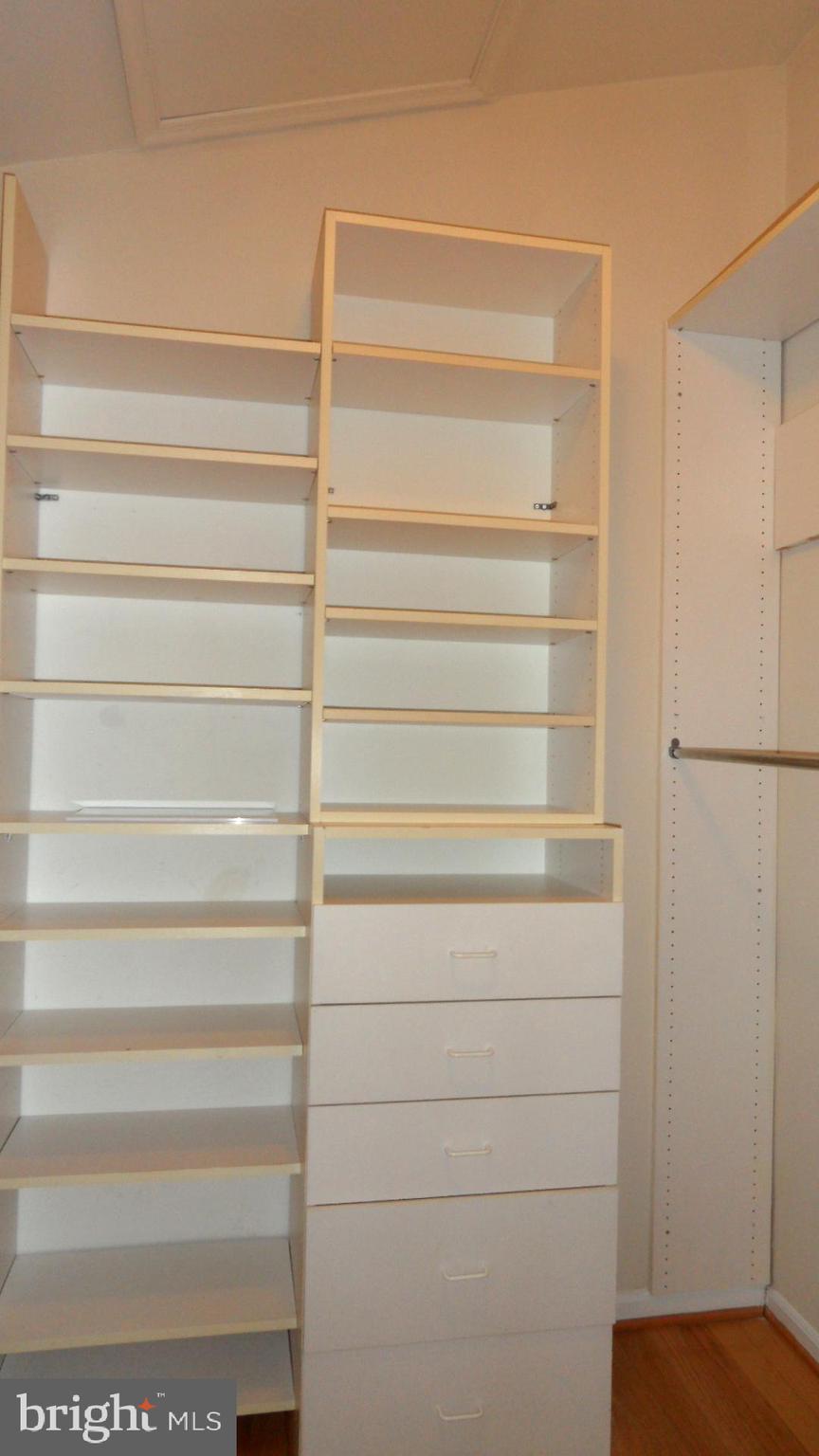 CLOVERLEAF CENTER - Residential