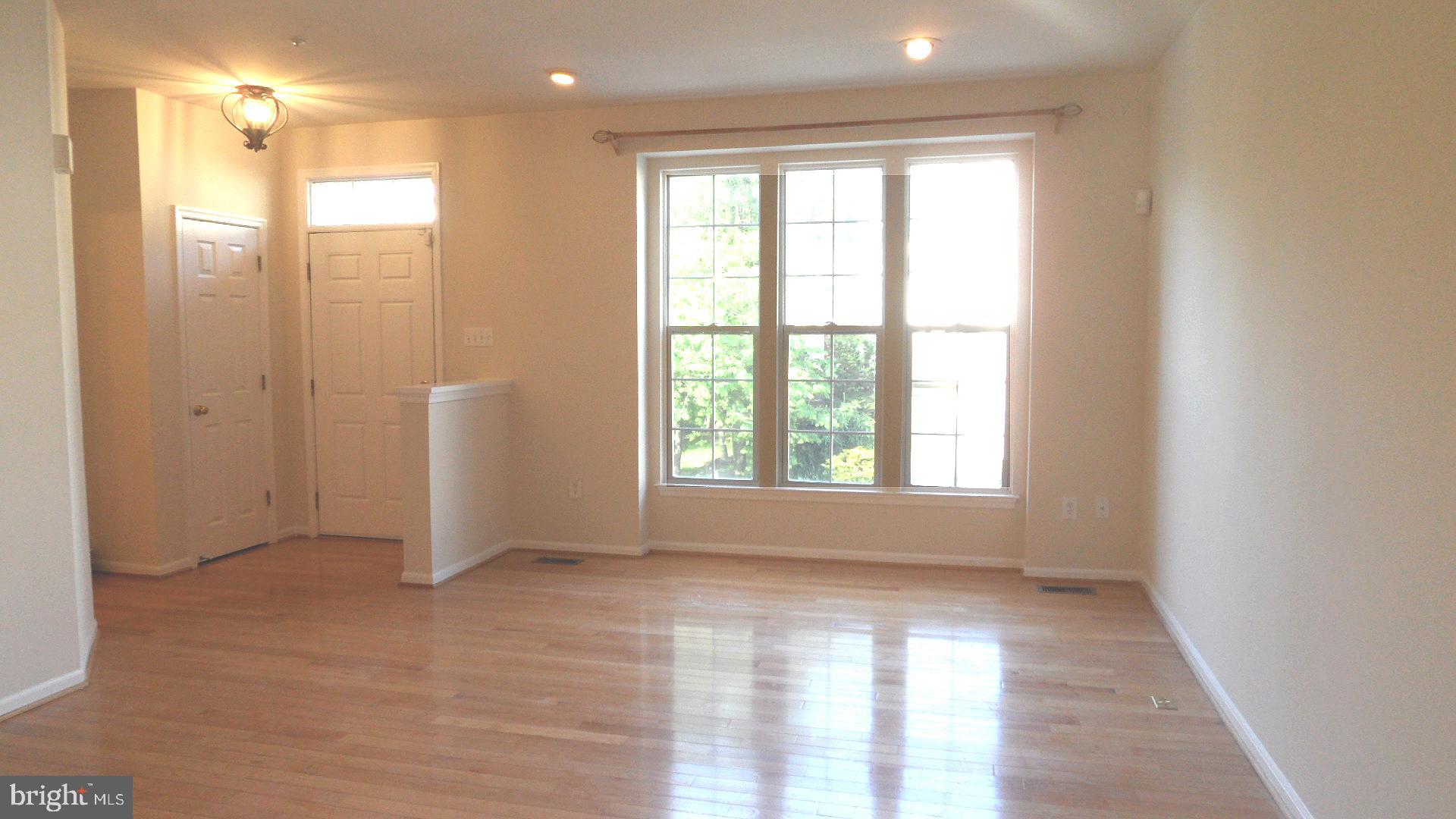 CLOVERLEAF CENTER - Residential