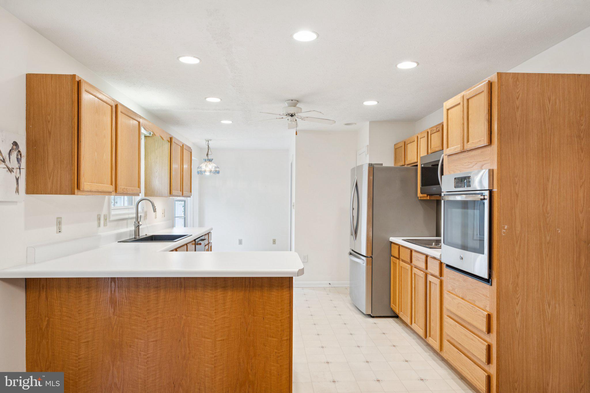 SENSENY GLEN - Residential Lease