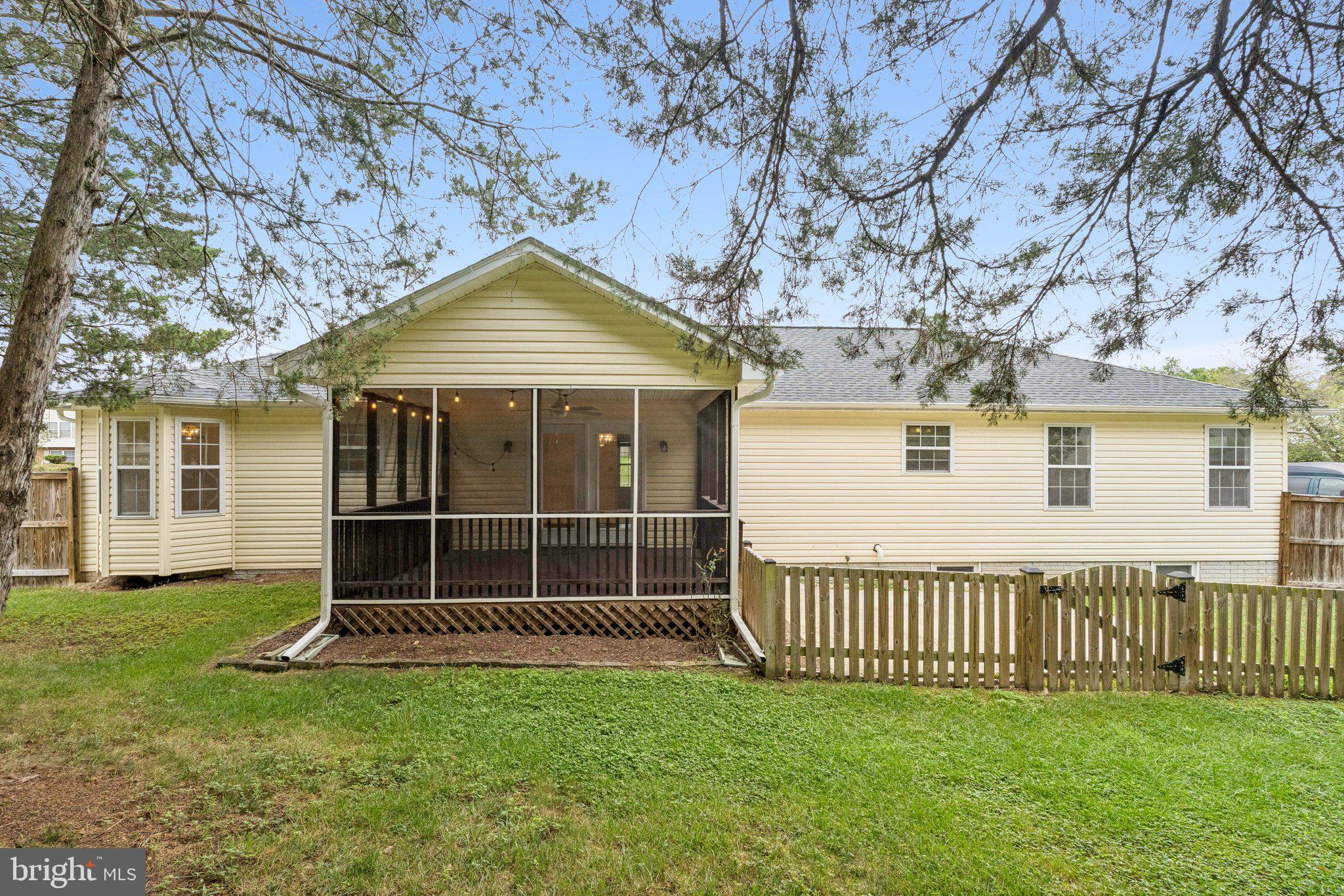 SENSENY GLEN - Residential Lease