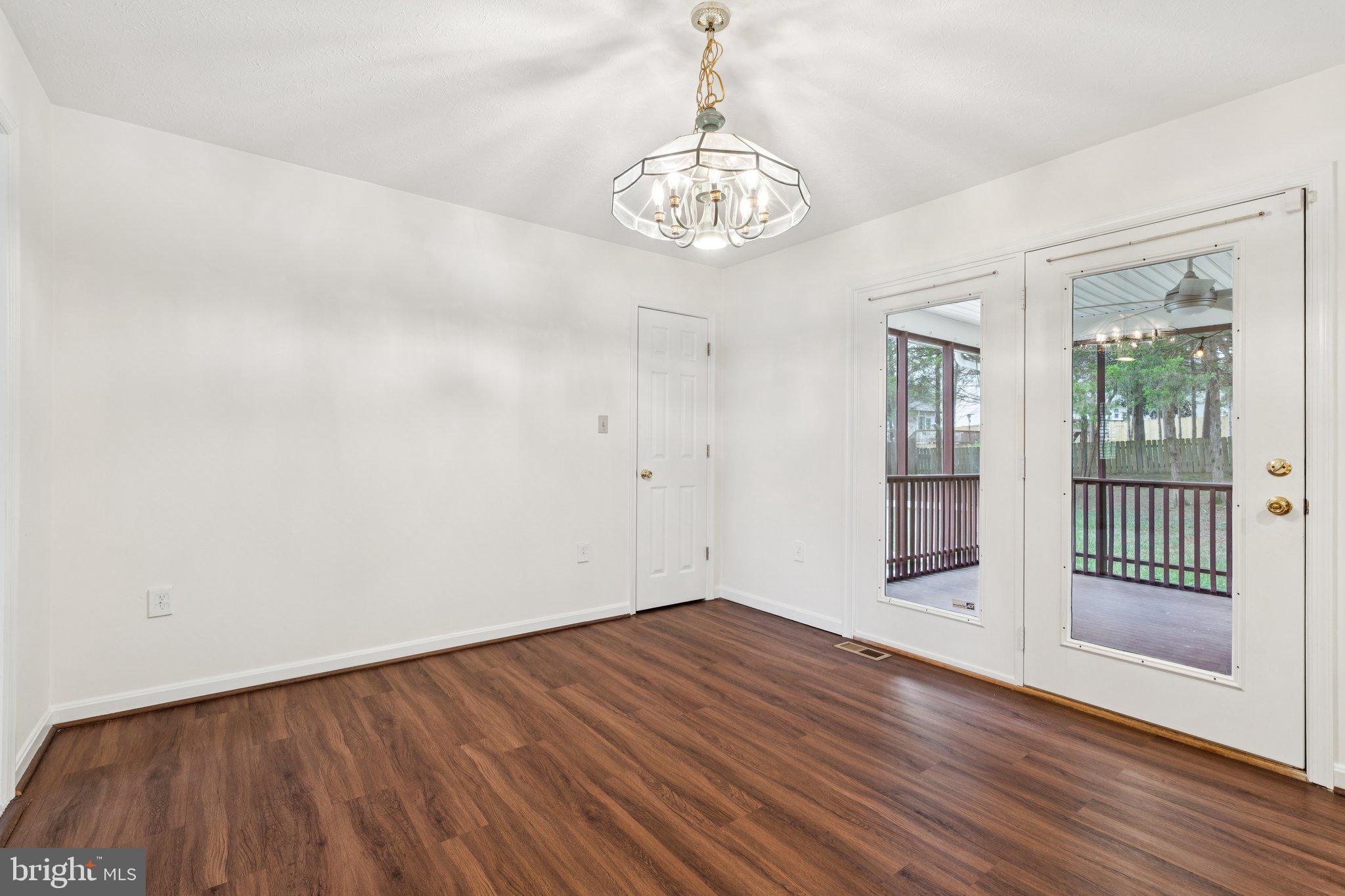 SENSENY GLEN - Residential Lease