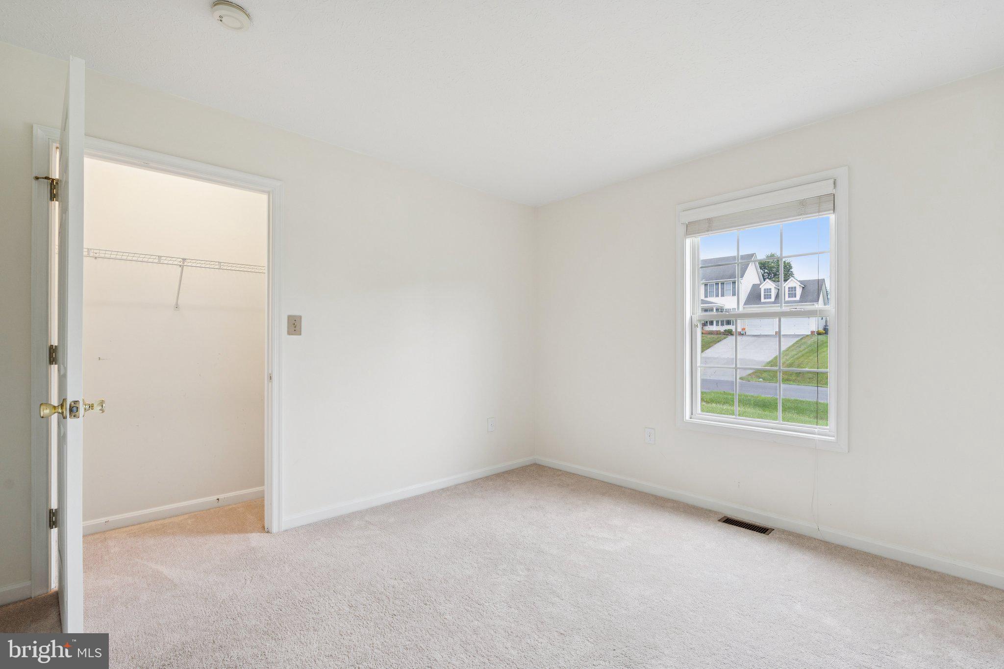 SENSENY GLEN - Residential Lease