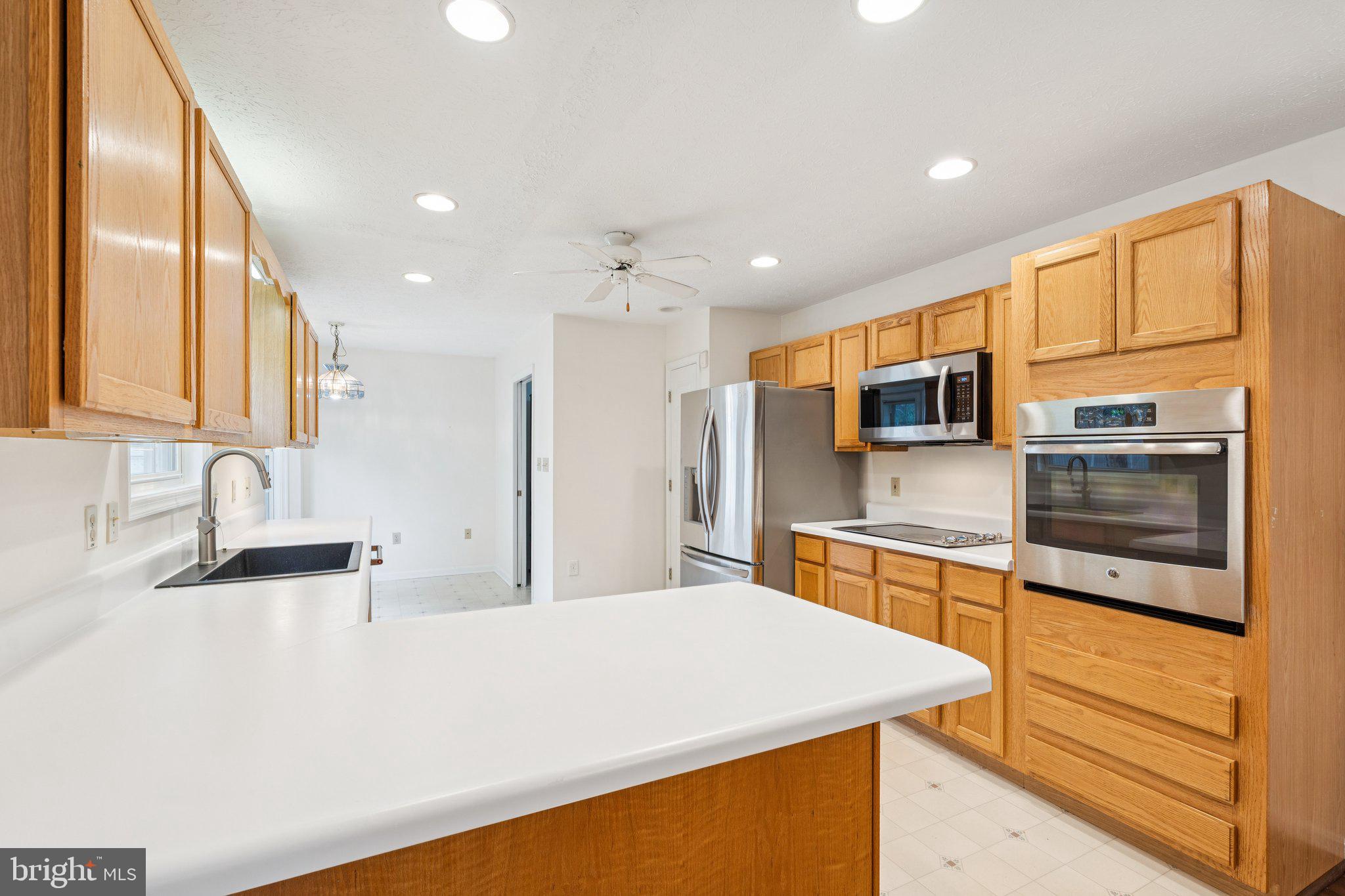 SENSENY GLEN - Residential Lease