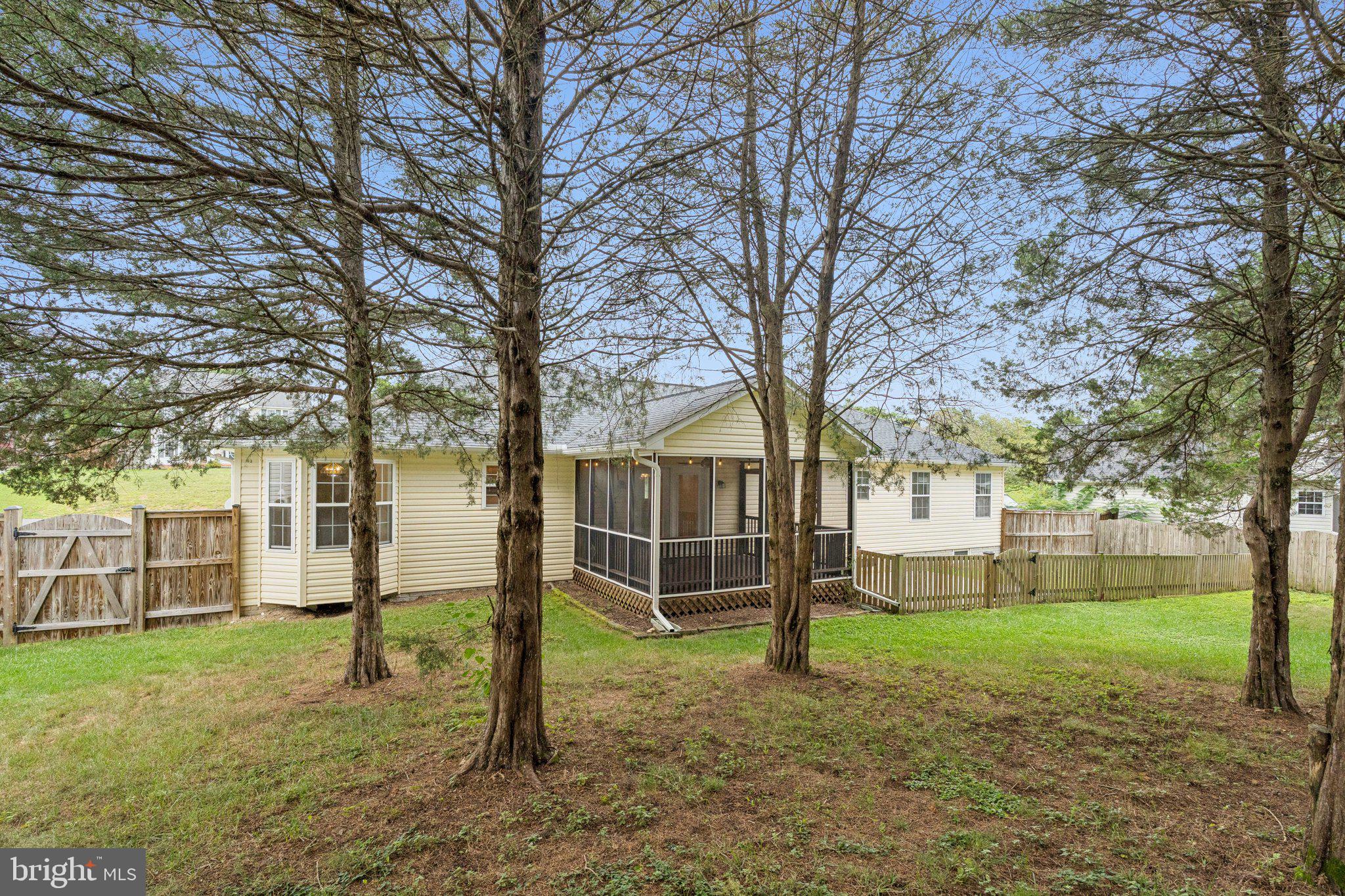 SENSENY GLEN - Residential Lease