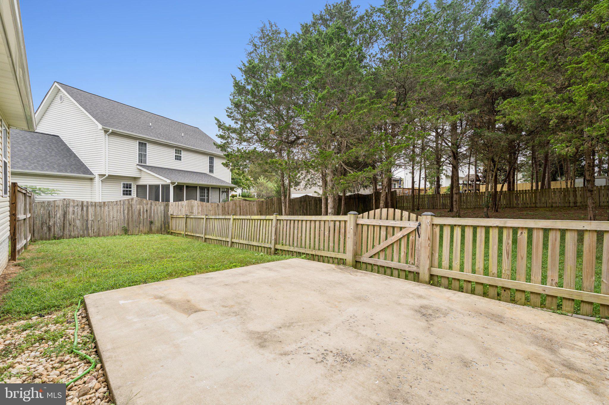 SENSENY GLEN - Residential Lease