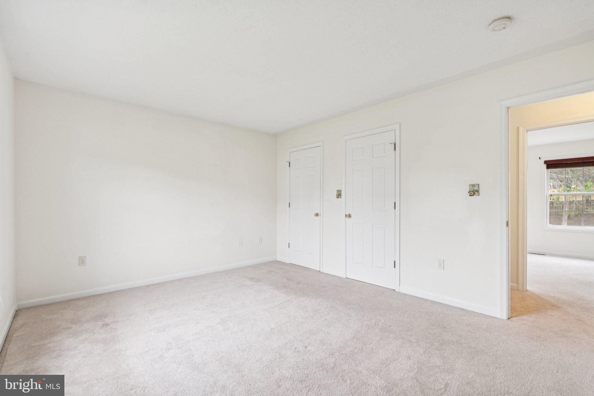 SENSENY GLEN - Residential Lease