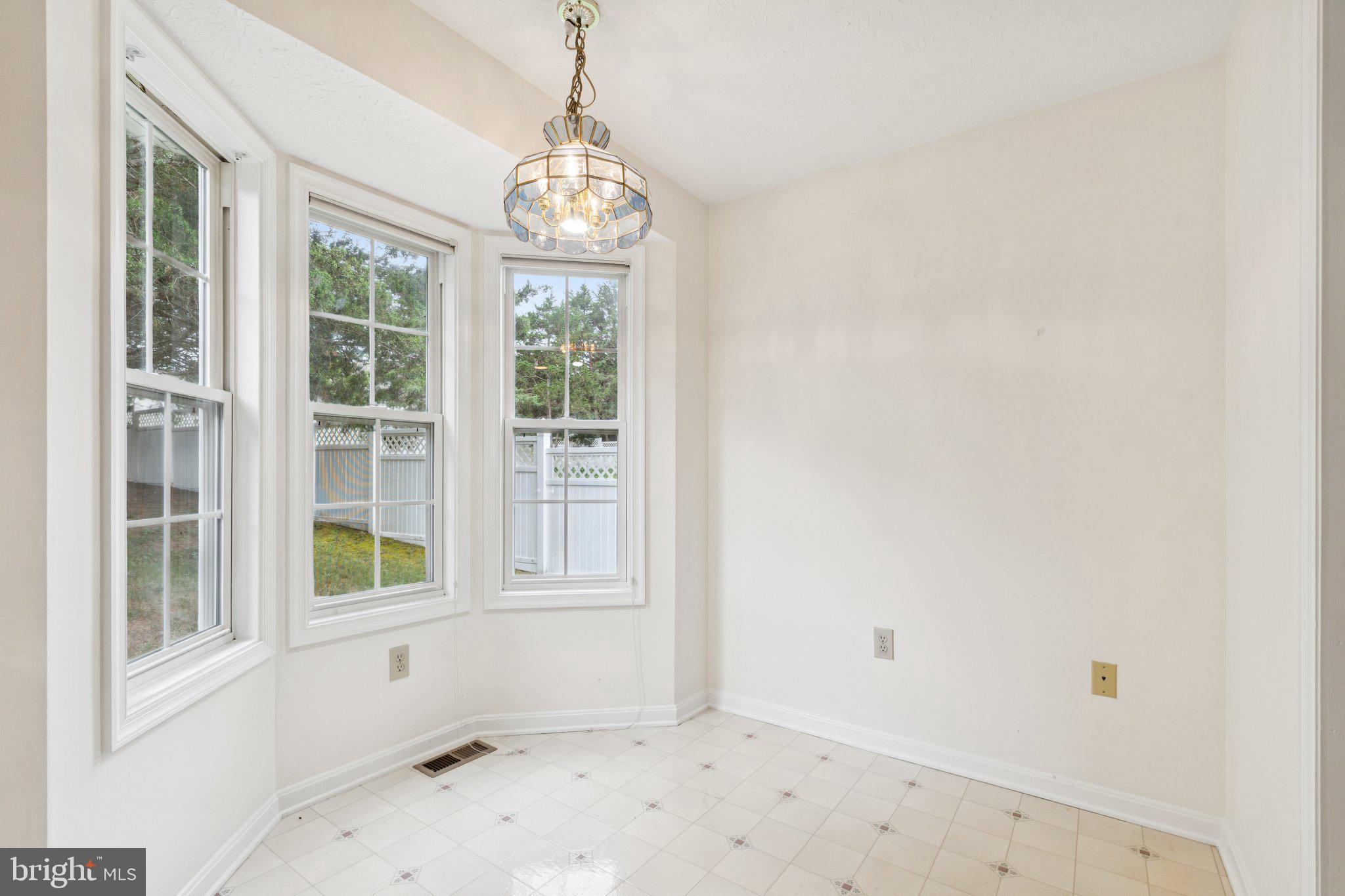 SENSENY GLEN - Residential Lease