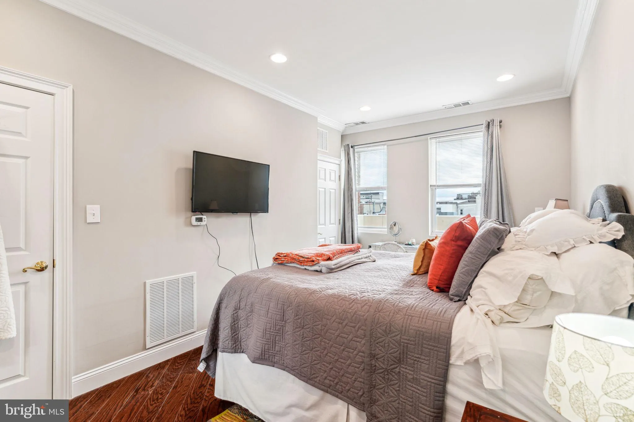 Philadelphia, Pennsylvania 19148, United States, 3 Bedrooms Bedrooms, ,3 BathroomsBathrooms,Residential,Active,166073