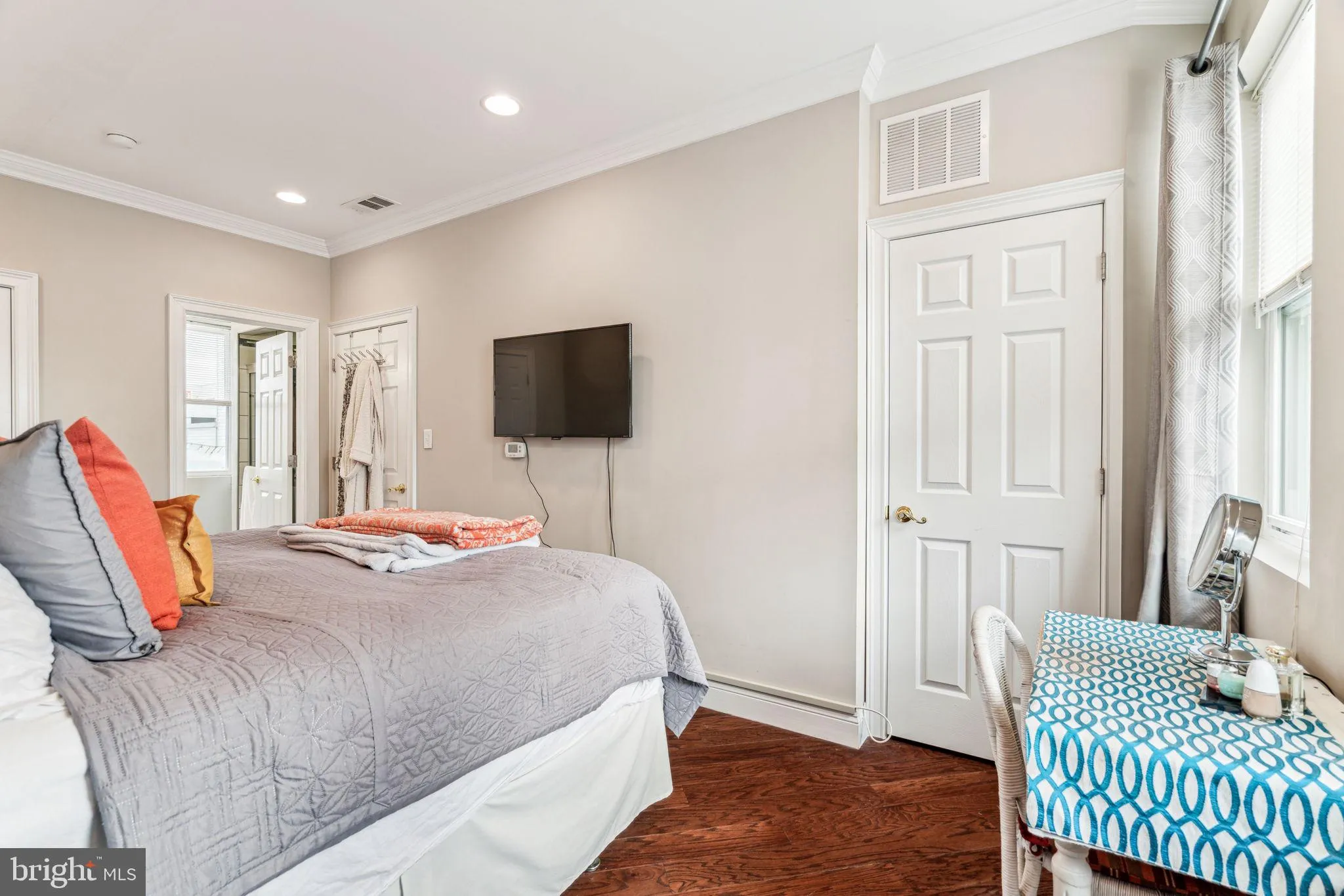 Philadelphia, Pennsylvania 19148, United States, 3 Bedrooms Bedrooms, ,3 BathroomsBathrooms,Residential,Active,166073