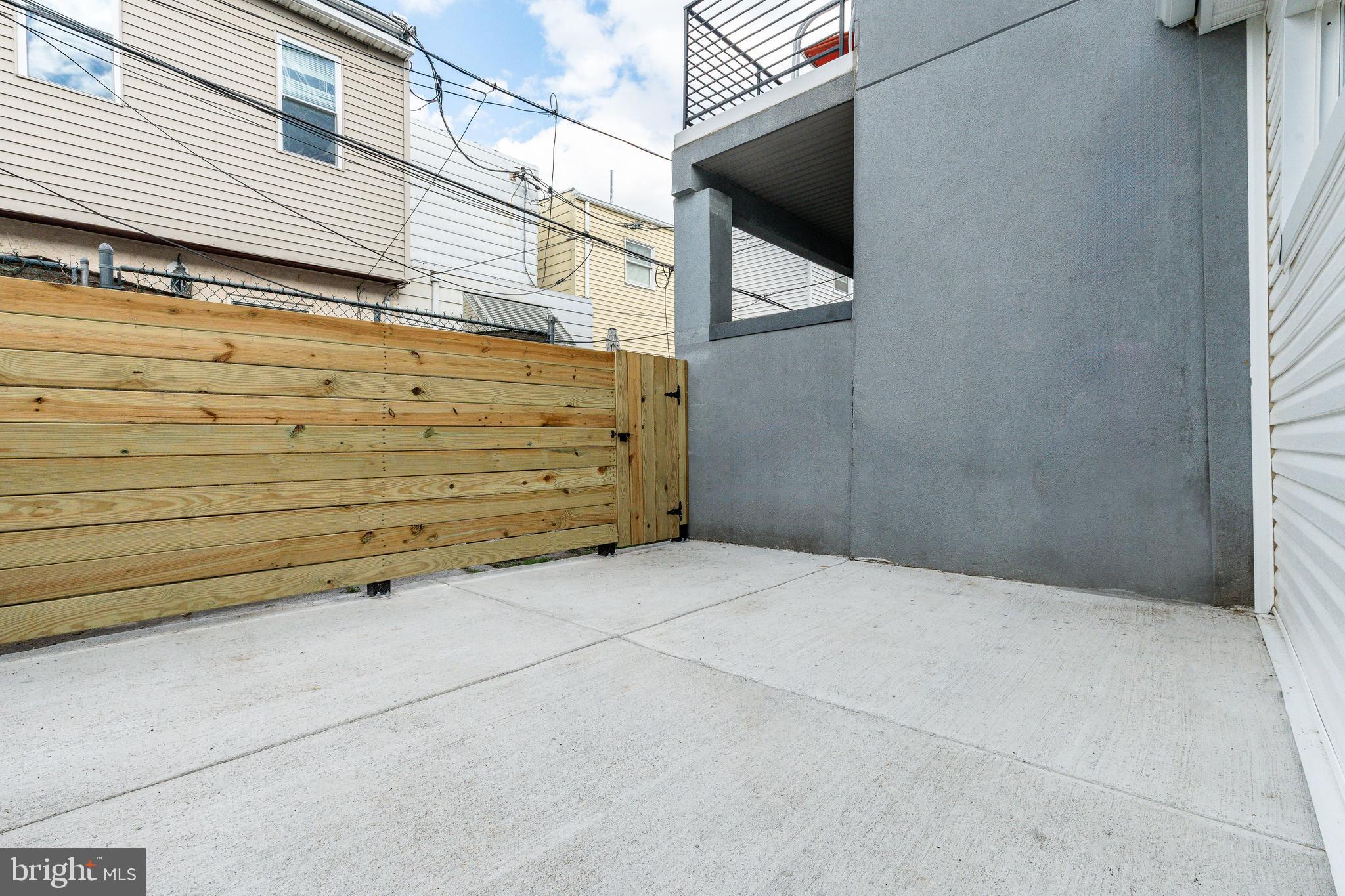 WHITMAN - Residential