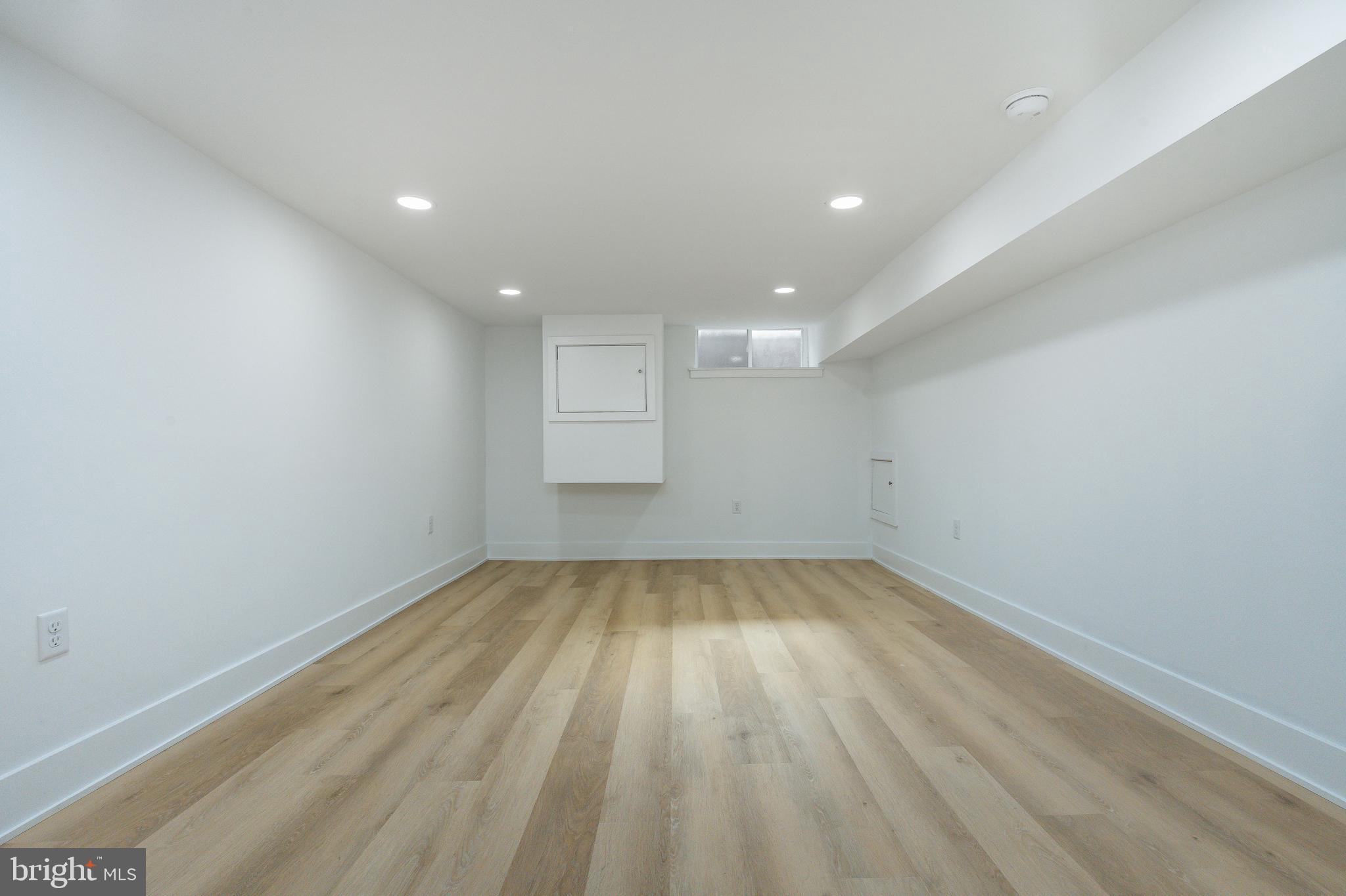 WHITMAN - Residential