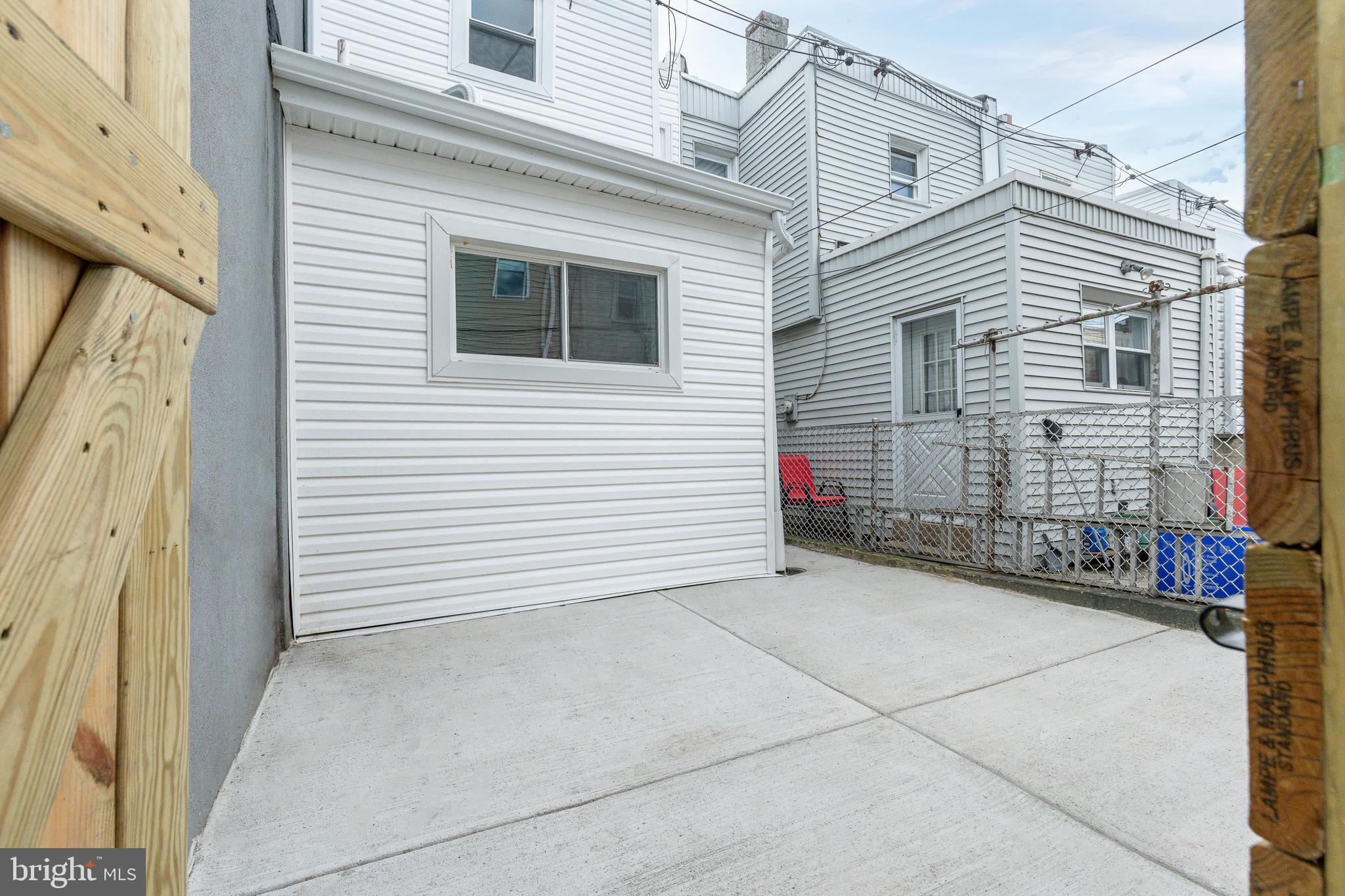 WHITMAN - Residential