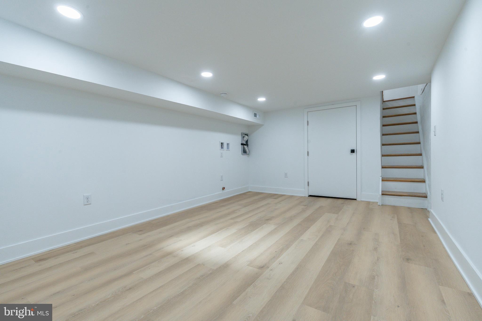 WHITMAN - Residential