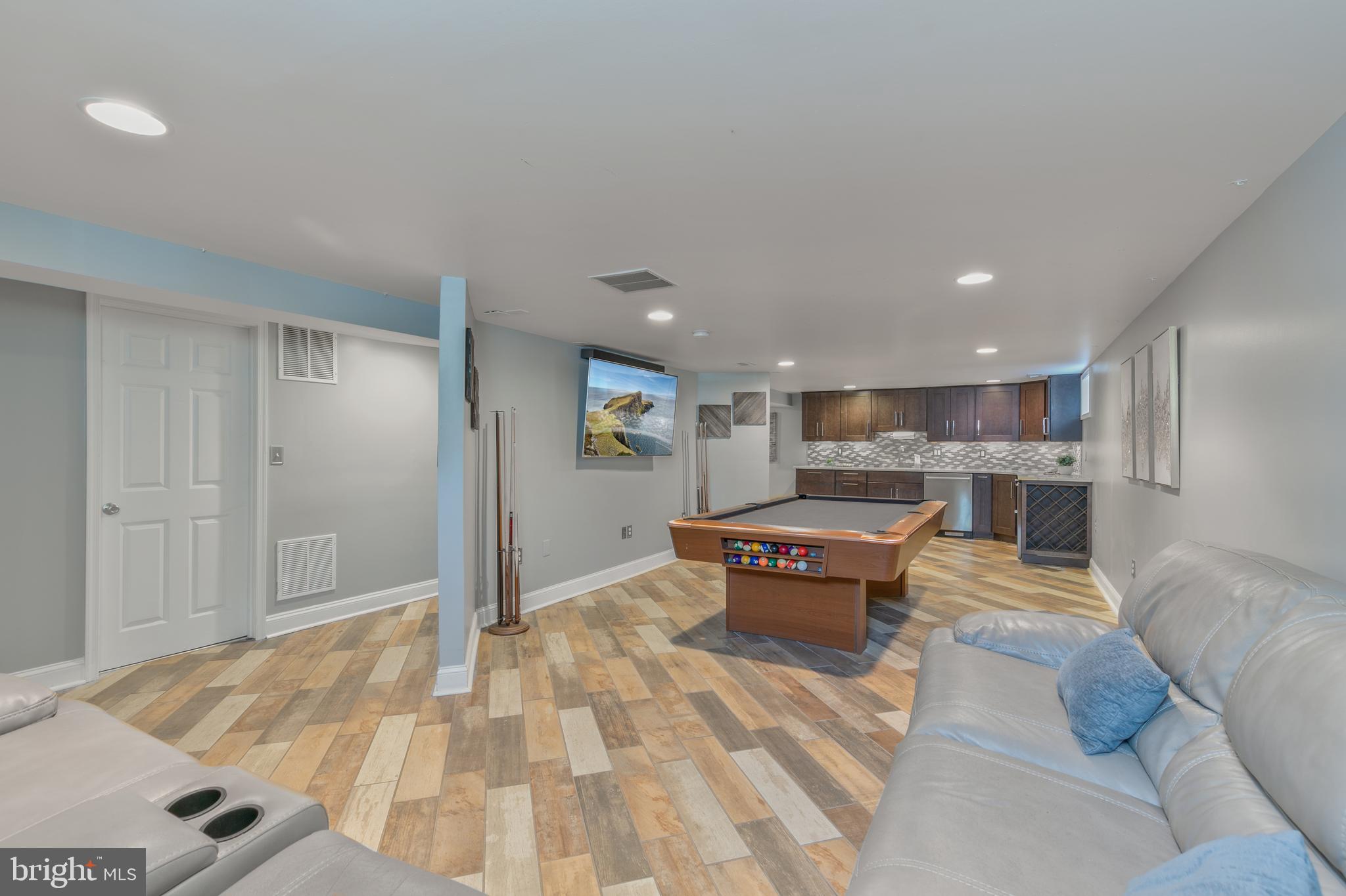 GARDEN CITY - Residential