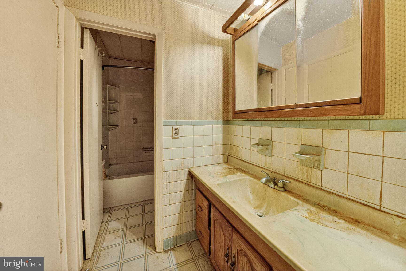 VILLAGE OF OLDE MILL - Residential