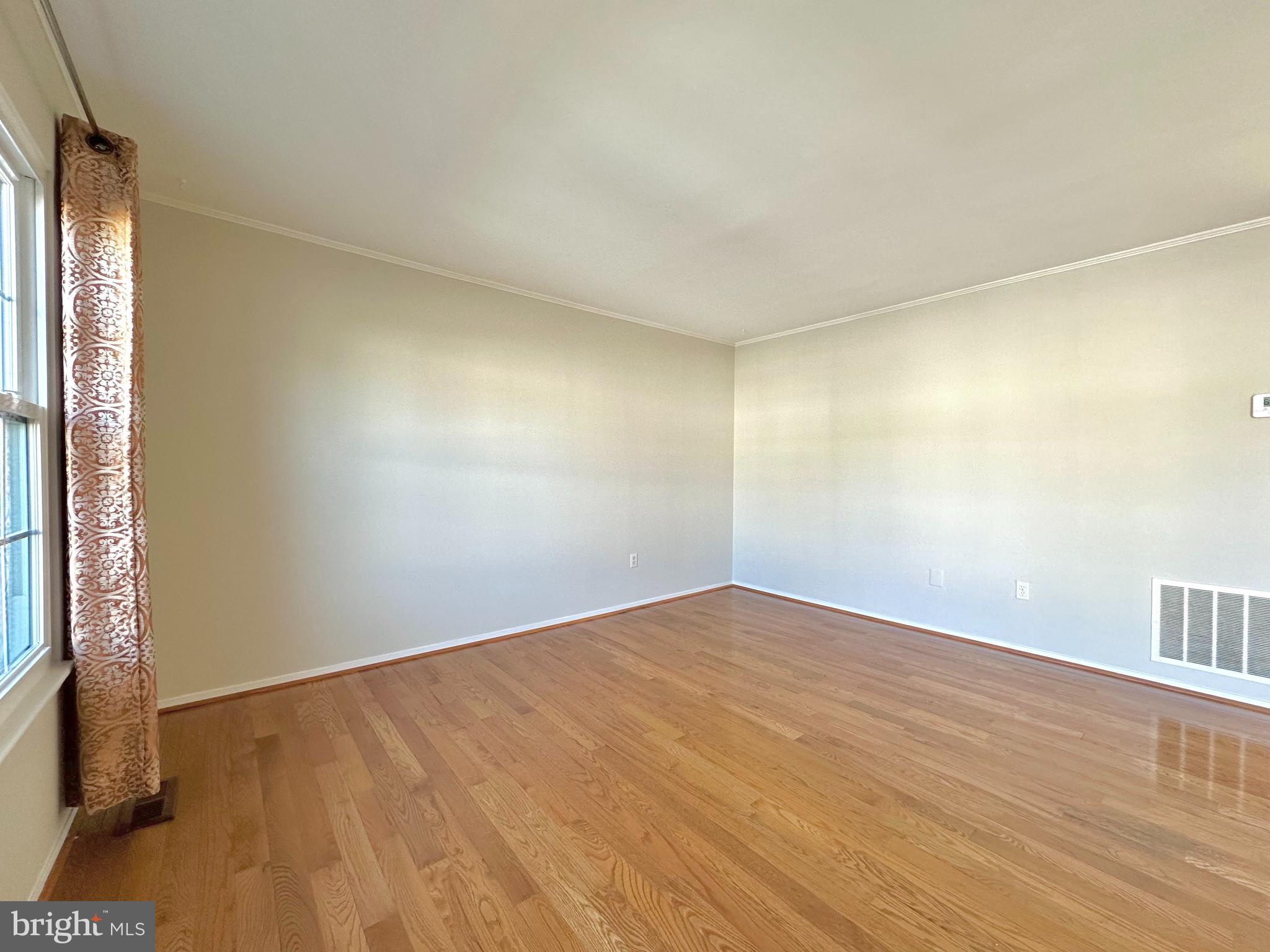 402 CAROUSEL COURT