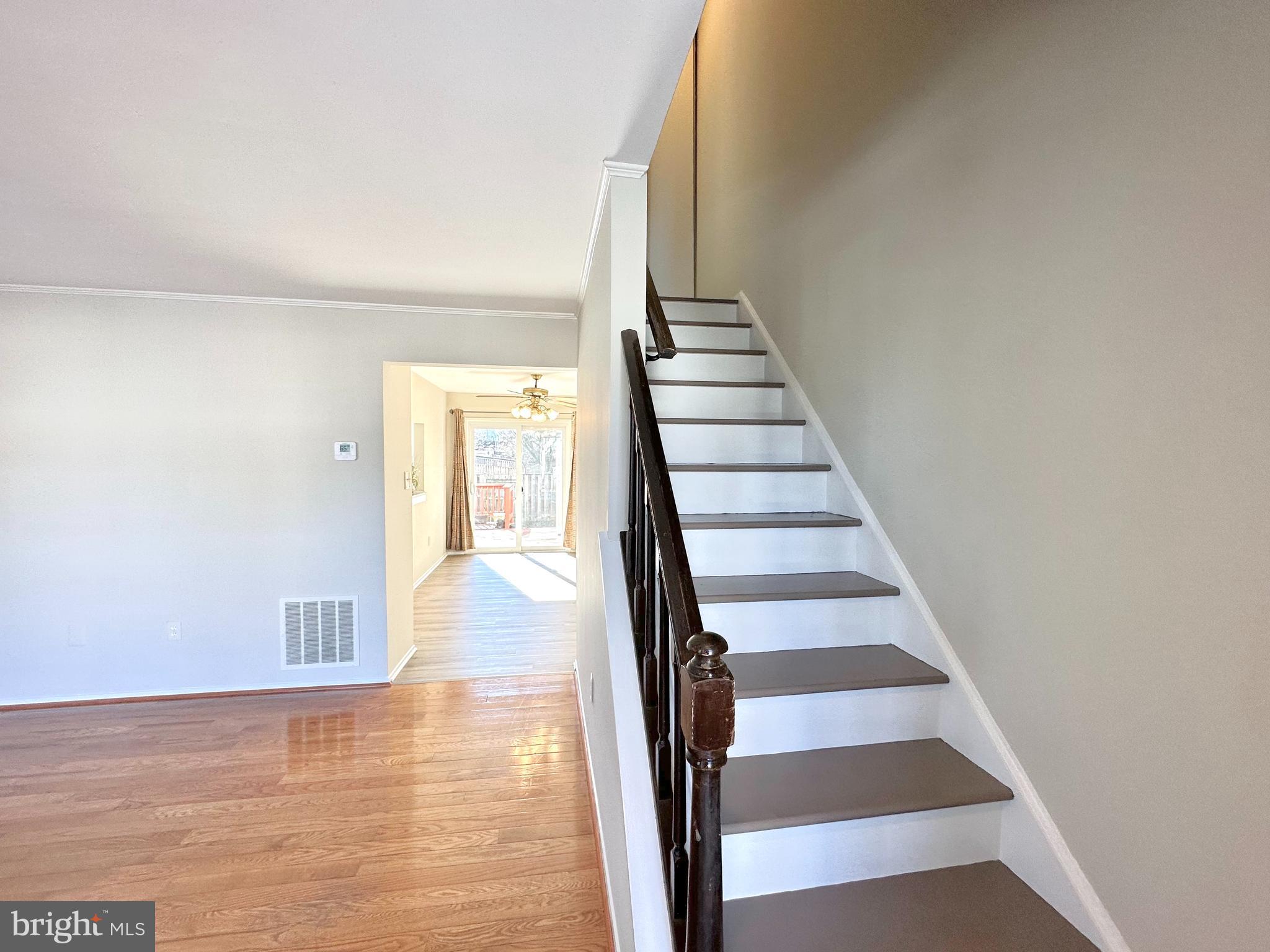 402 CAROUSEL COURT