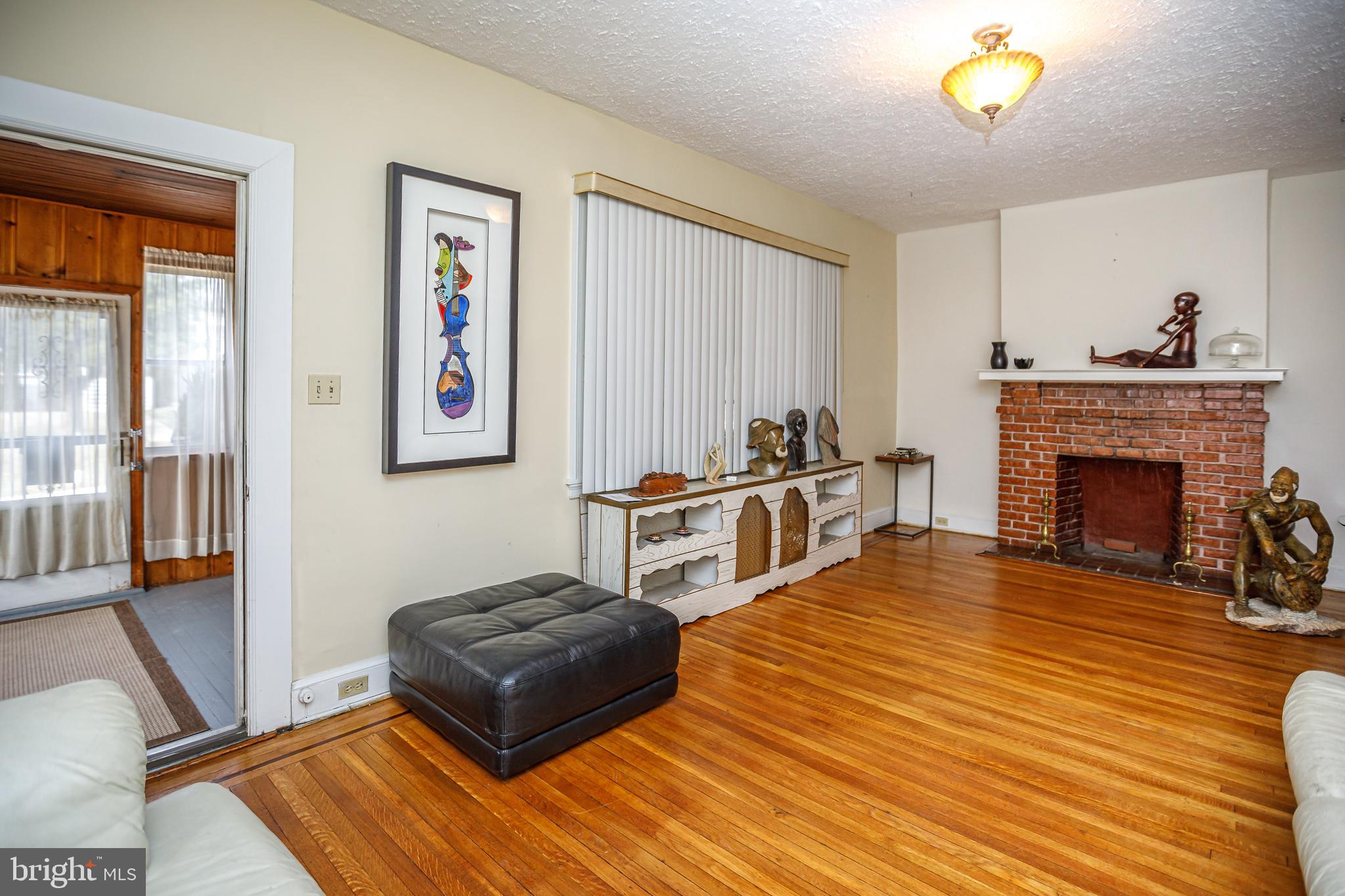 GARWYN OAKS - Residential