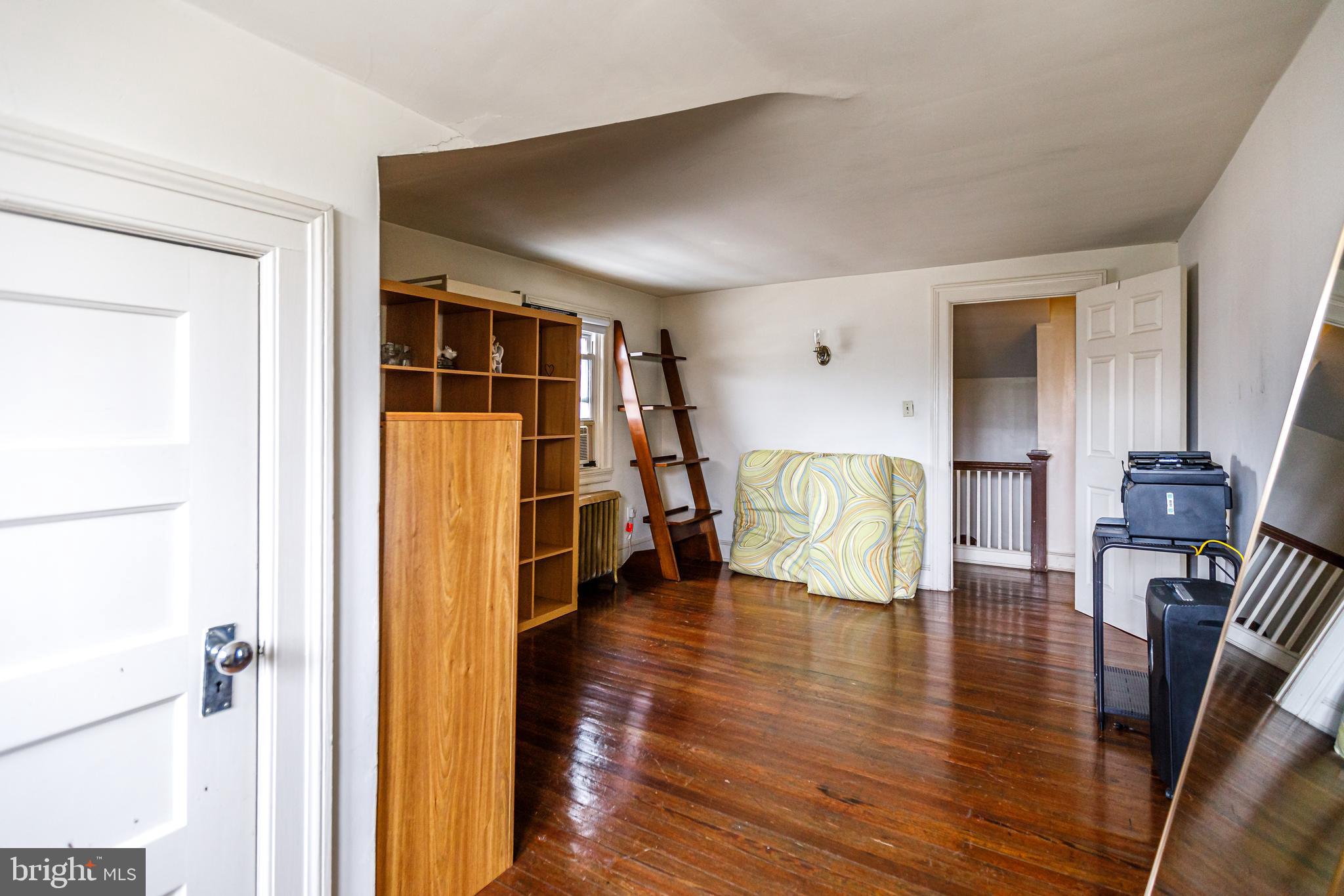 GARWYN OAKS - Residential