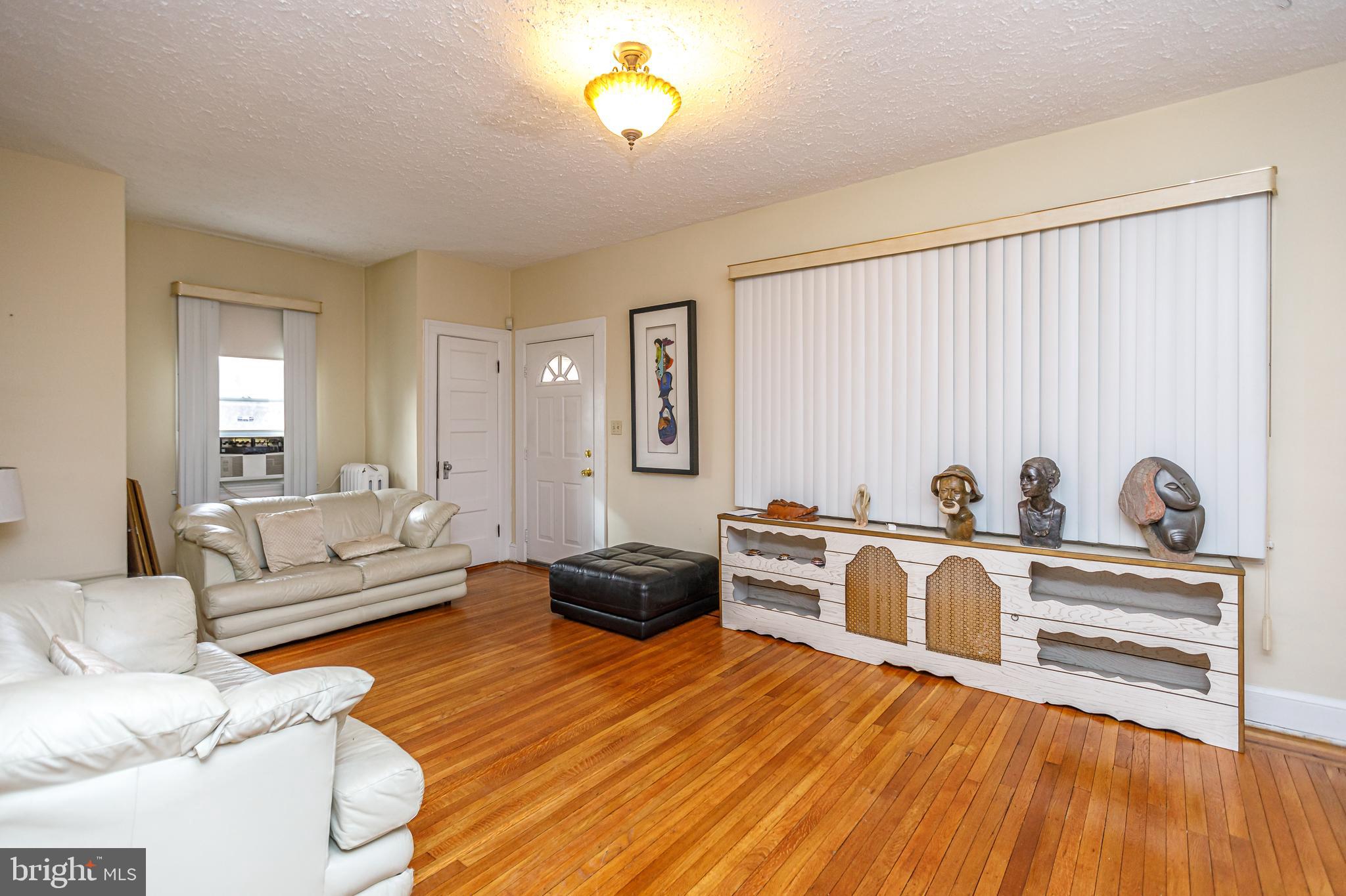 GARWYN OAKS - Residential